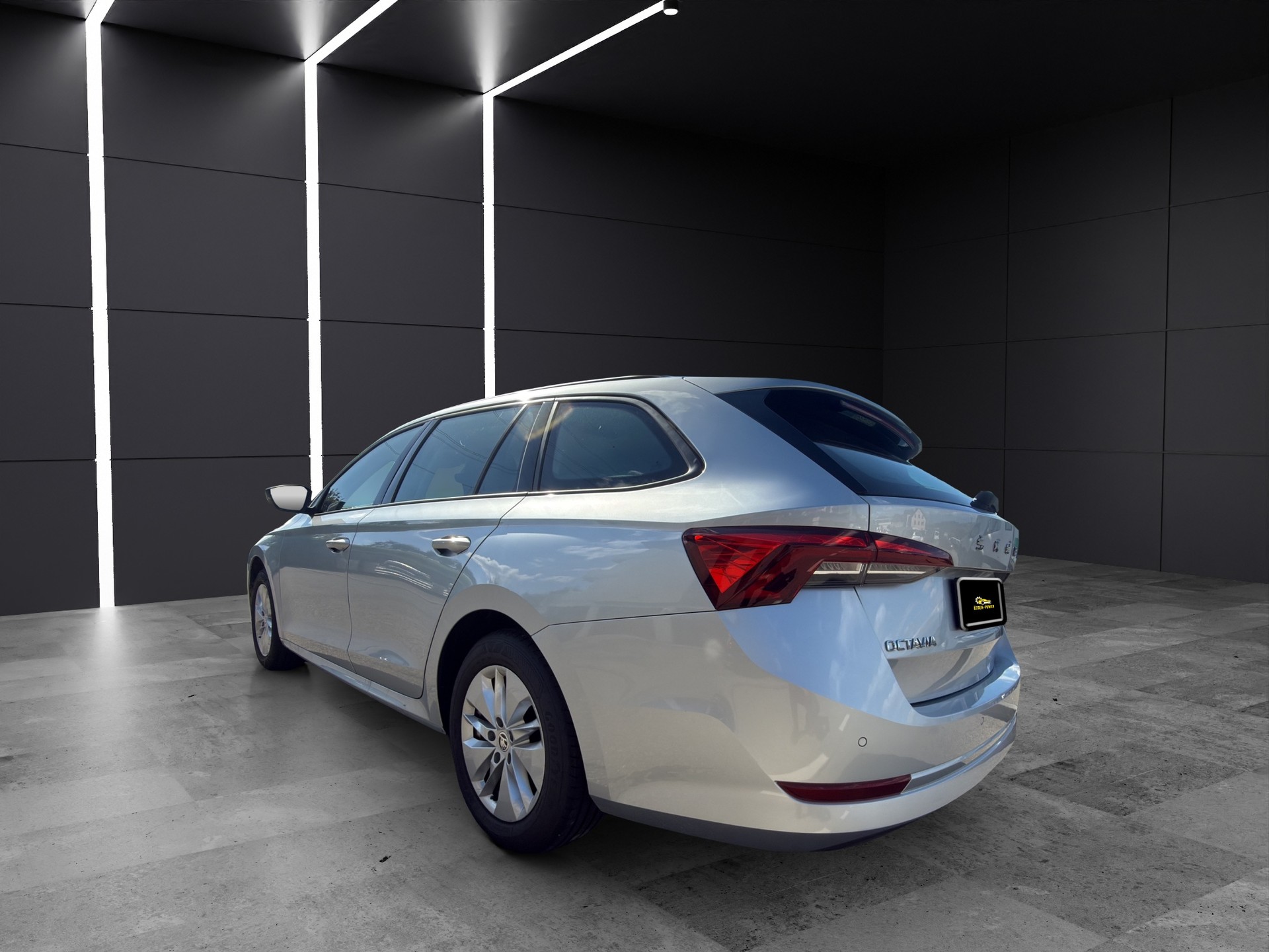 SKODA Octavia Combi 2.0 TDI DSG Ambition-image-5