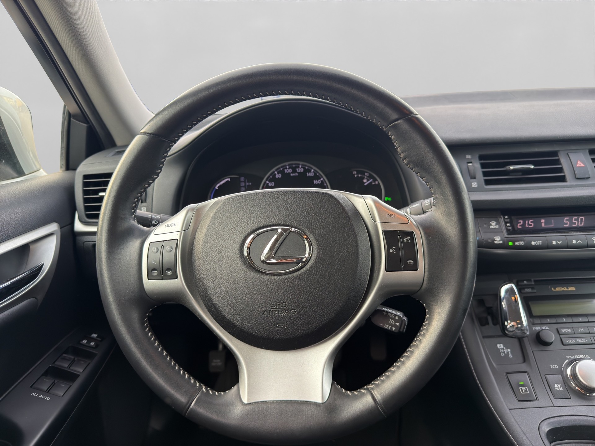 LEXUS CT 200h 1.8 excellence CVT-image-9