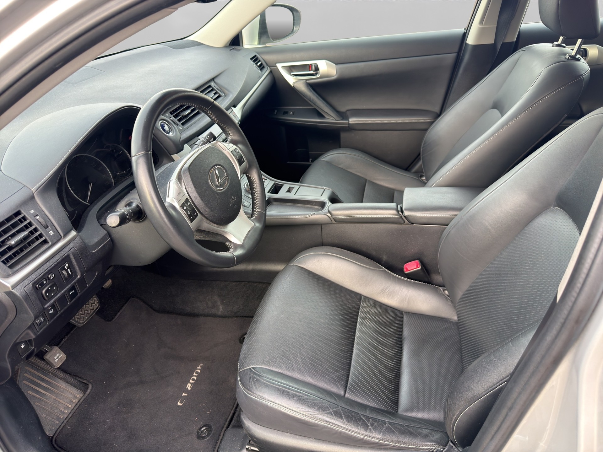 LEXUS CT 200h 1.8 excellence CVT-image-7