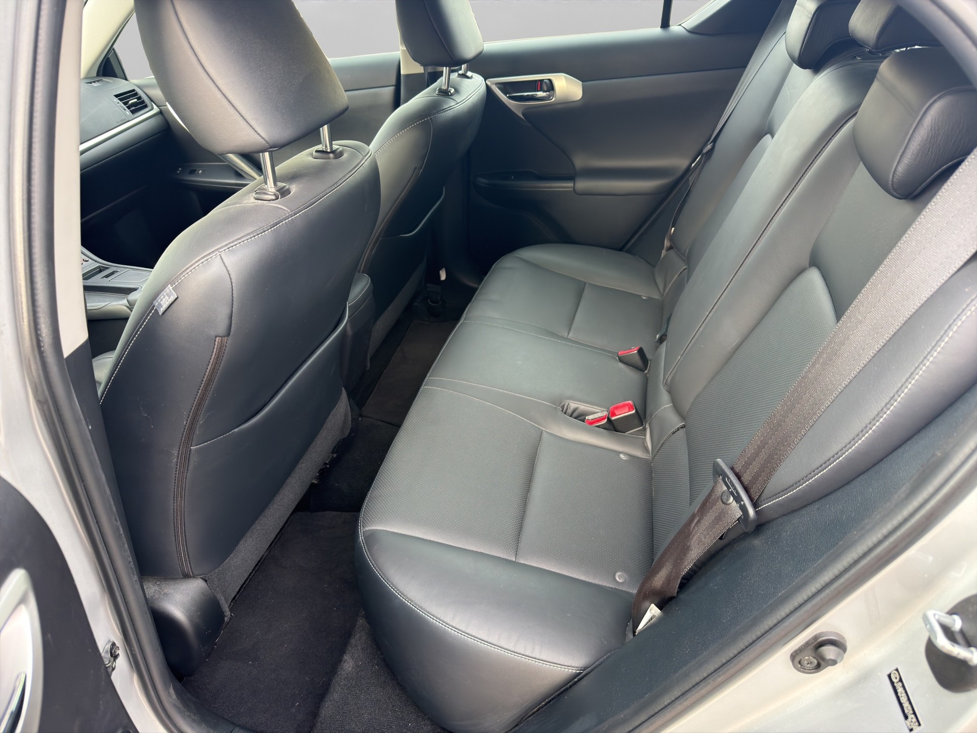 LEXUS CT 200h 1.8 excellence CVT-image-10