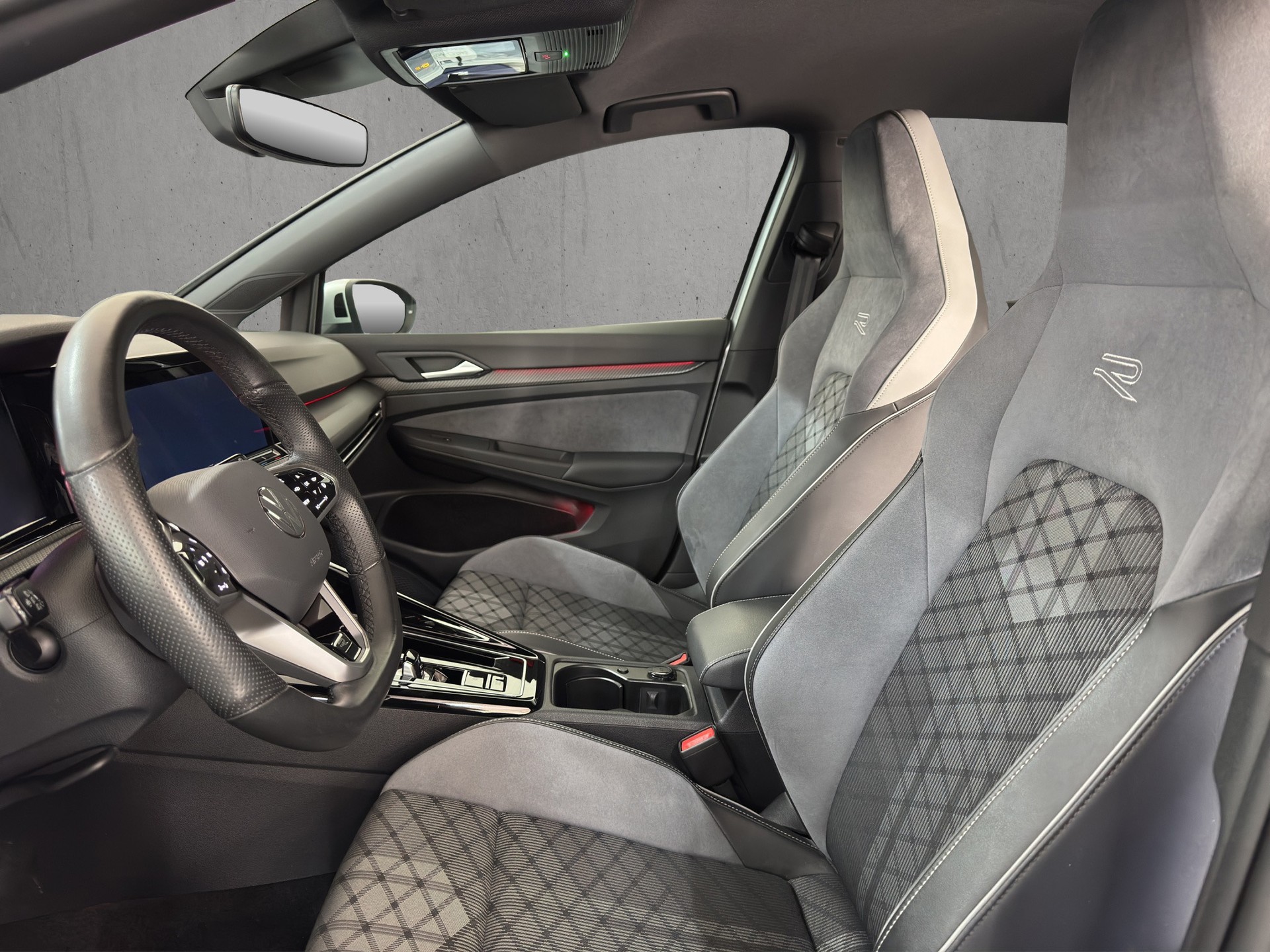 VW Golf Variant 1.5 eTSI mHEV R-Line "AHK-Matrix-RF.-Kamera-Navi"-image-7