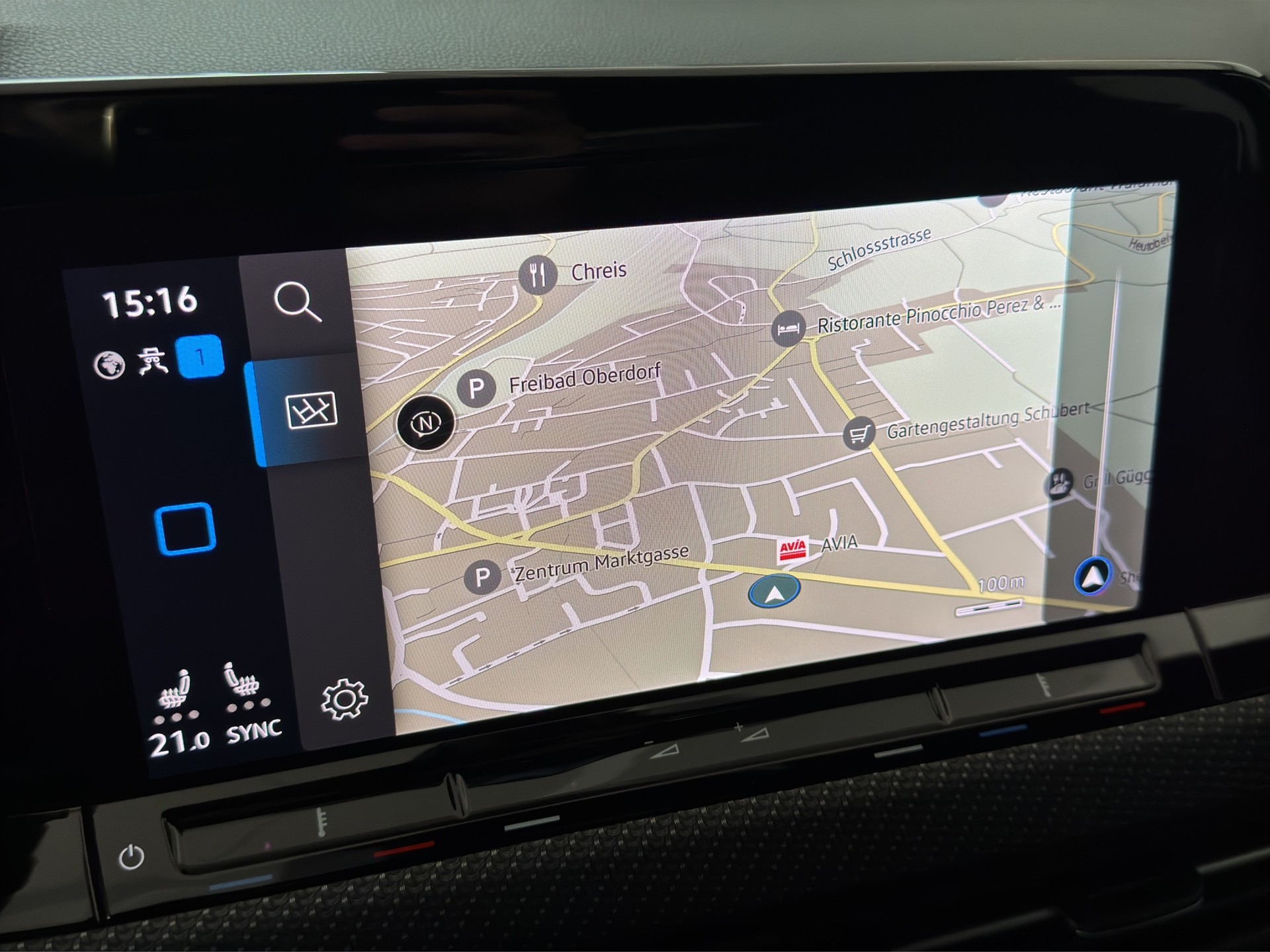 VW Golf Variant 1.5 eTSI mHEV R-Line "AHK-Matrix-RF.-Kamera-Navi"-image-14
