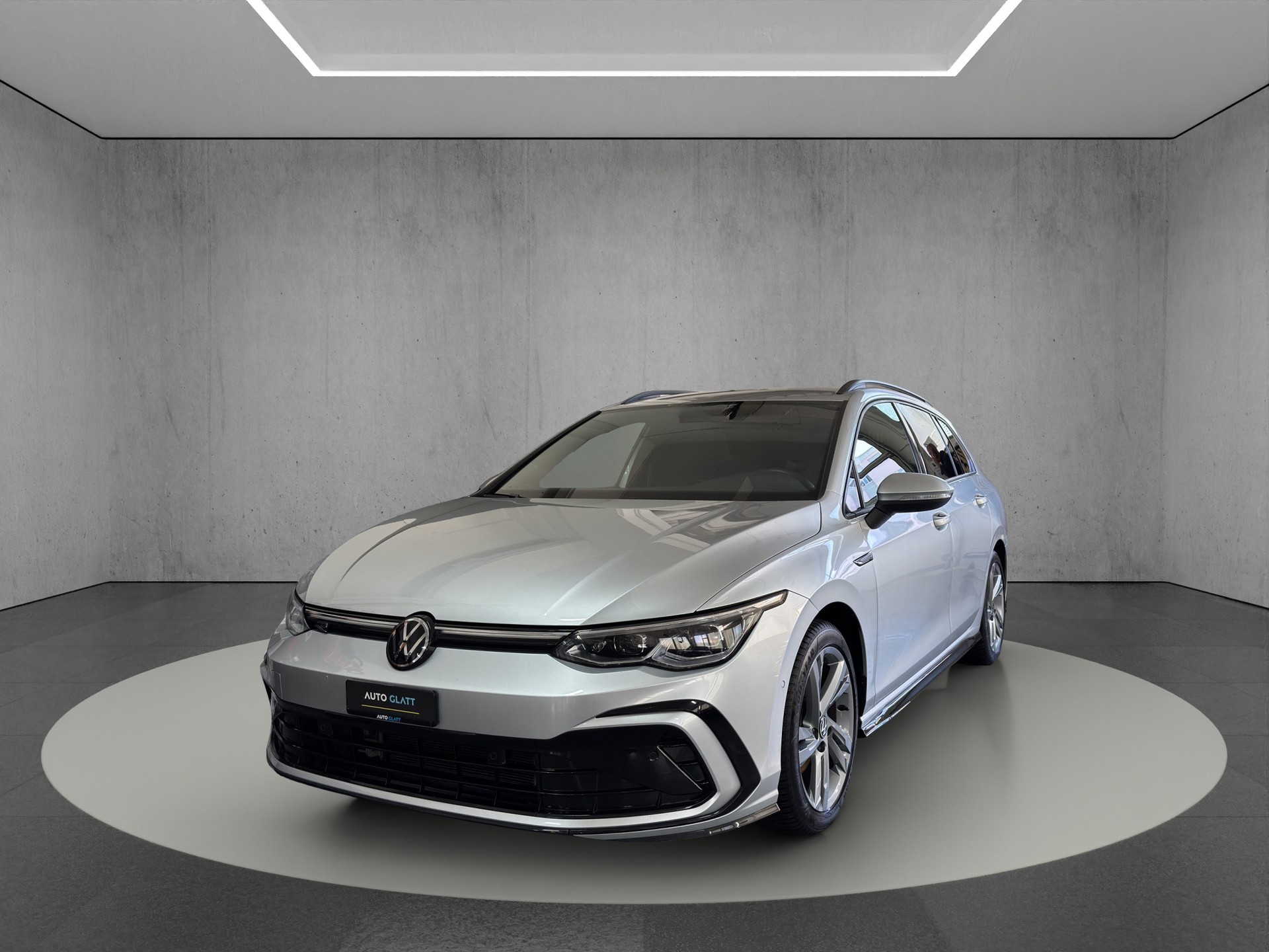 VW Golf Variant 1.5 eTSI mHEV R-Line "AHK-Matrix-RF.-Kamera-Navi"-image-27