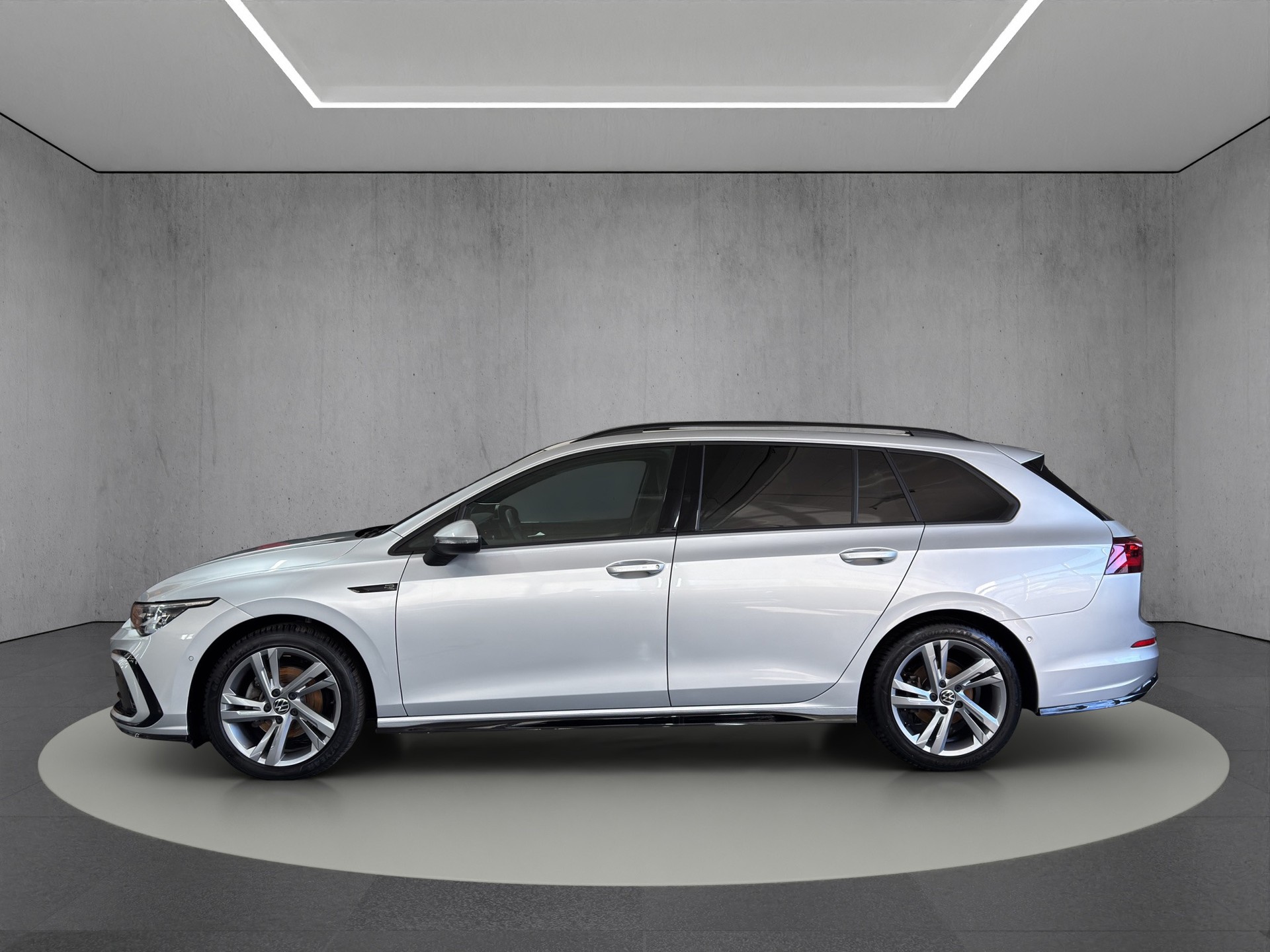 VW Golf Variant 1.5 eTSI mHEV R-Line "AHK-Matrix-RF.-Kamera-Navi"-image-2