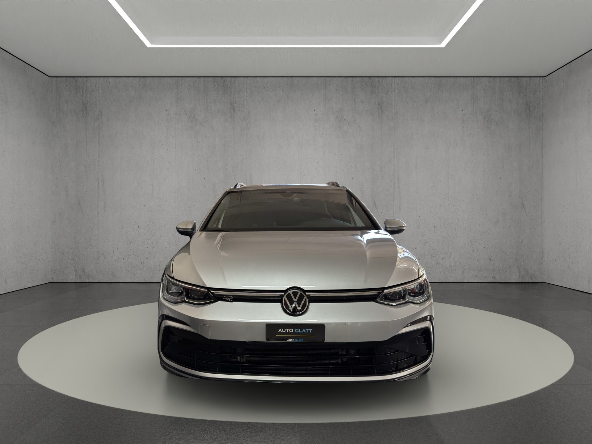 VW Golf Variant 1.5 eTSI mHEV R-Line "AHK-Matrix-RF.-Kamera-Navi"-image-6