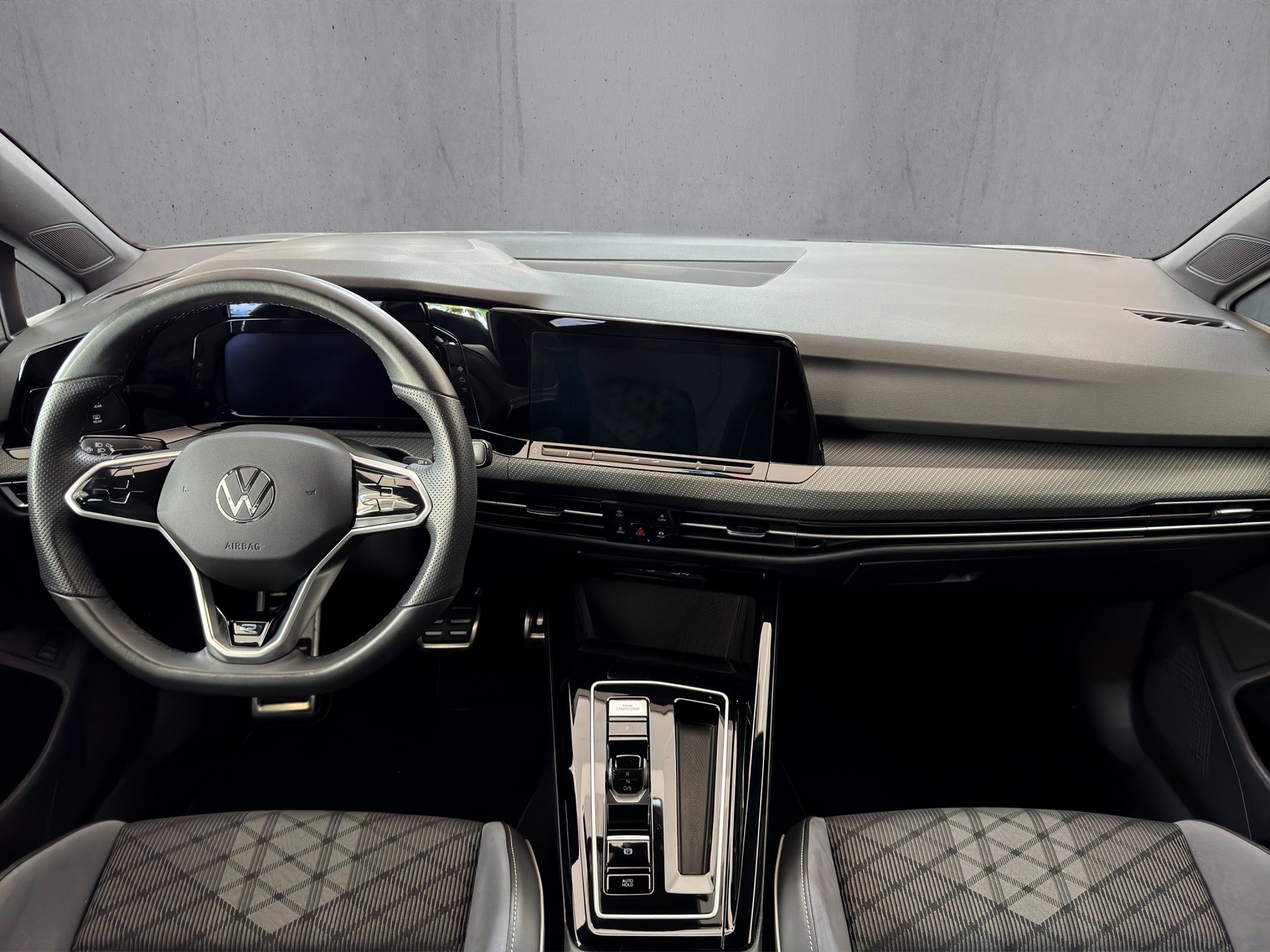 VW Golf Variant 1.5 eTSI mHEV R-Line "AHK-Matrix-RF.-Kamera-Navi"-image-10