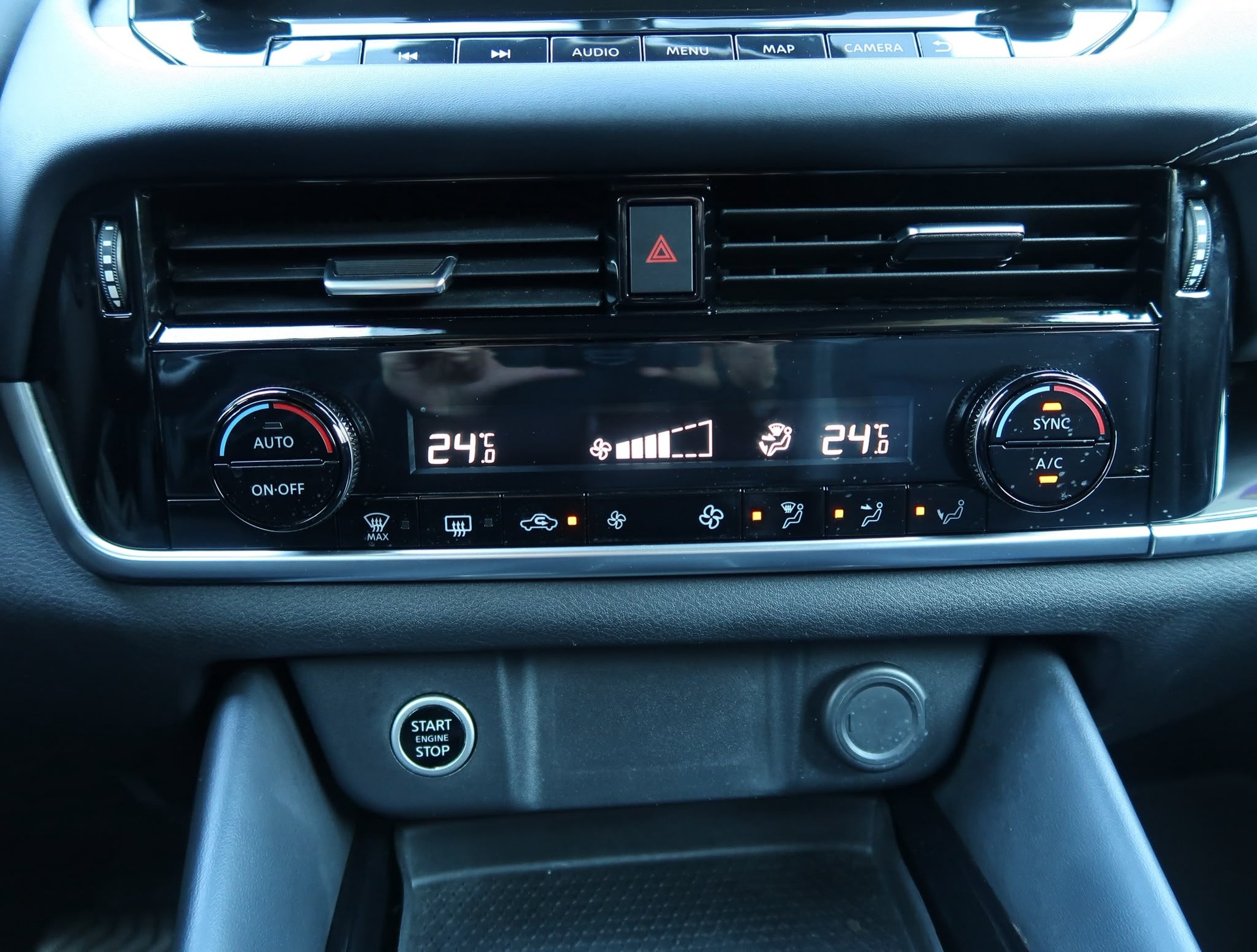 NISSAN Qashqai 1.3 DIG-T MHEV Tekna Xtronic-image-21