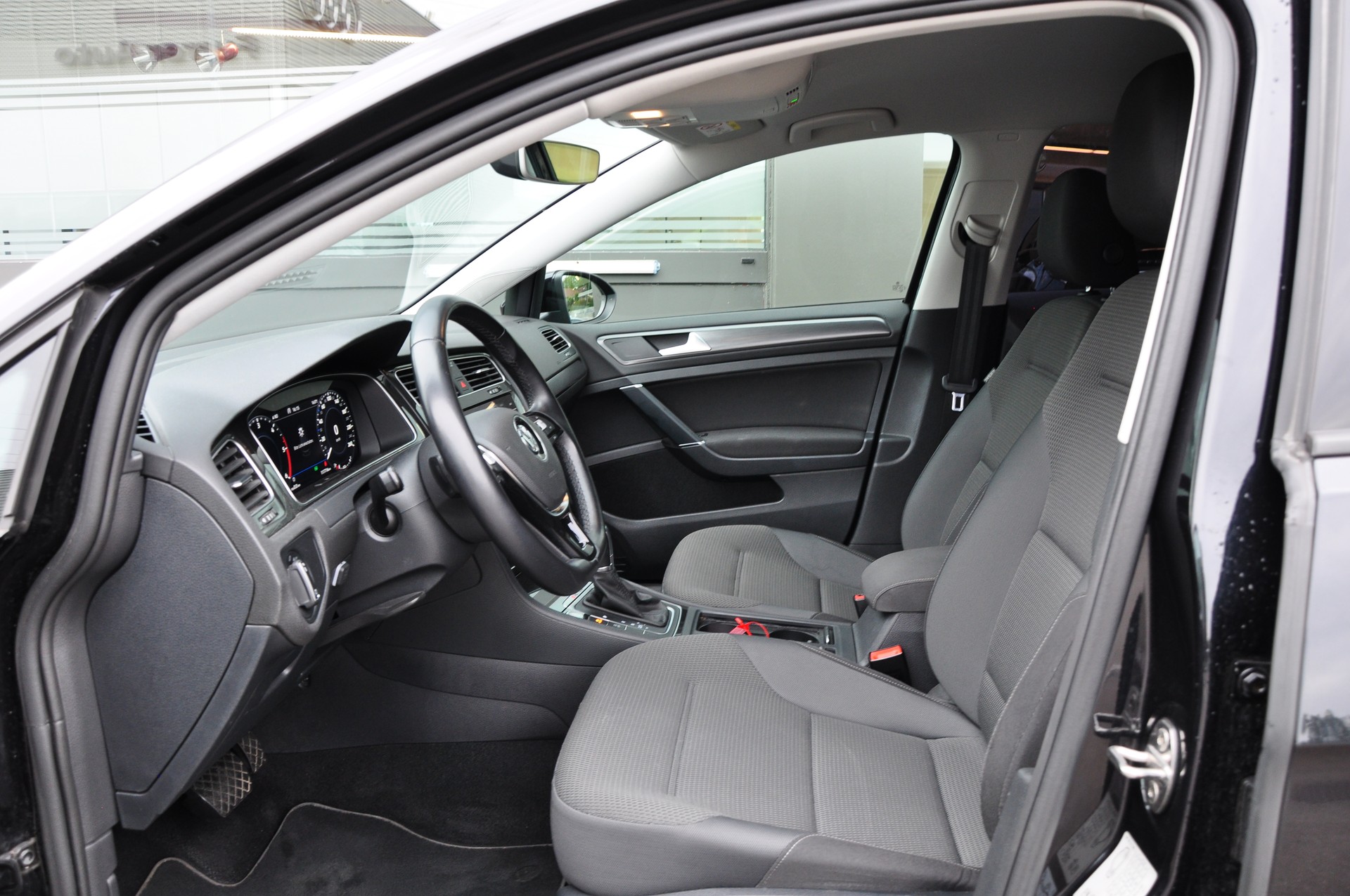 VW Golf 2.0 TDI Comfortline 4Motion DSG-image-16