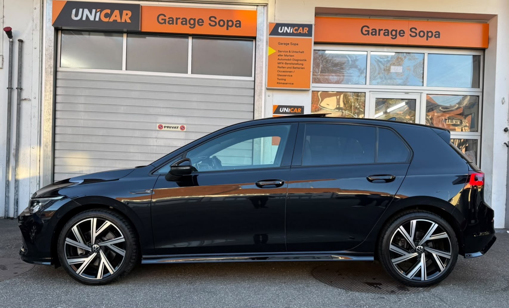 VW Golf 2.0 TDI R-Line DSG 4Motion-image-2