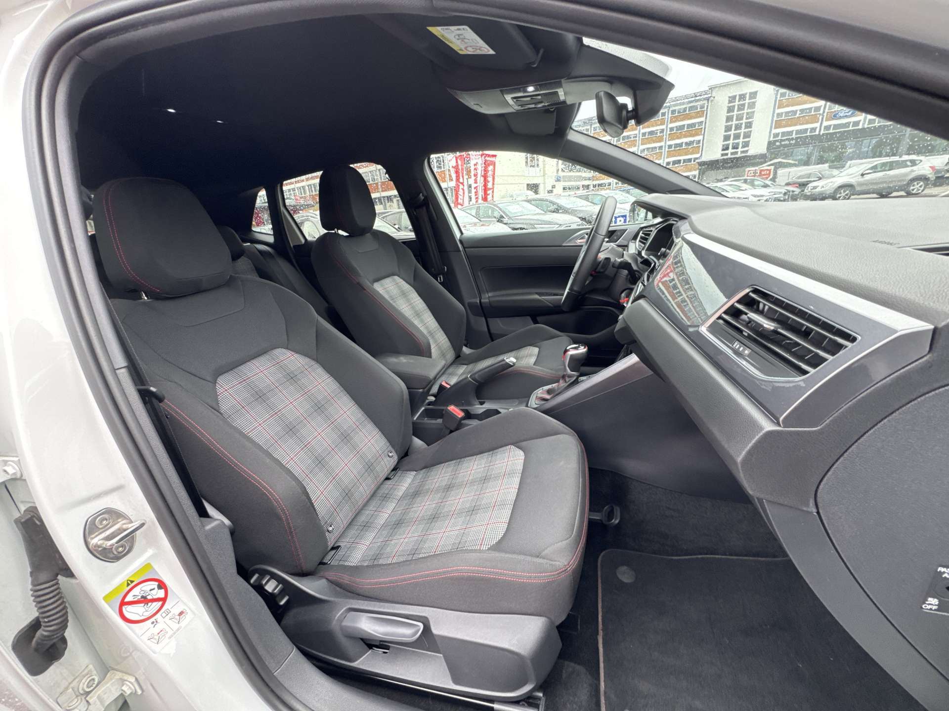 VW Polo 2.0 TSi GTi 207PS DSG-Automat-image-12
