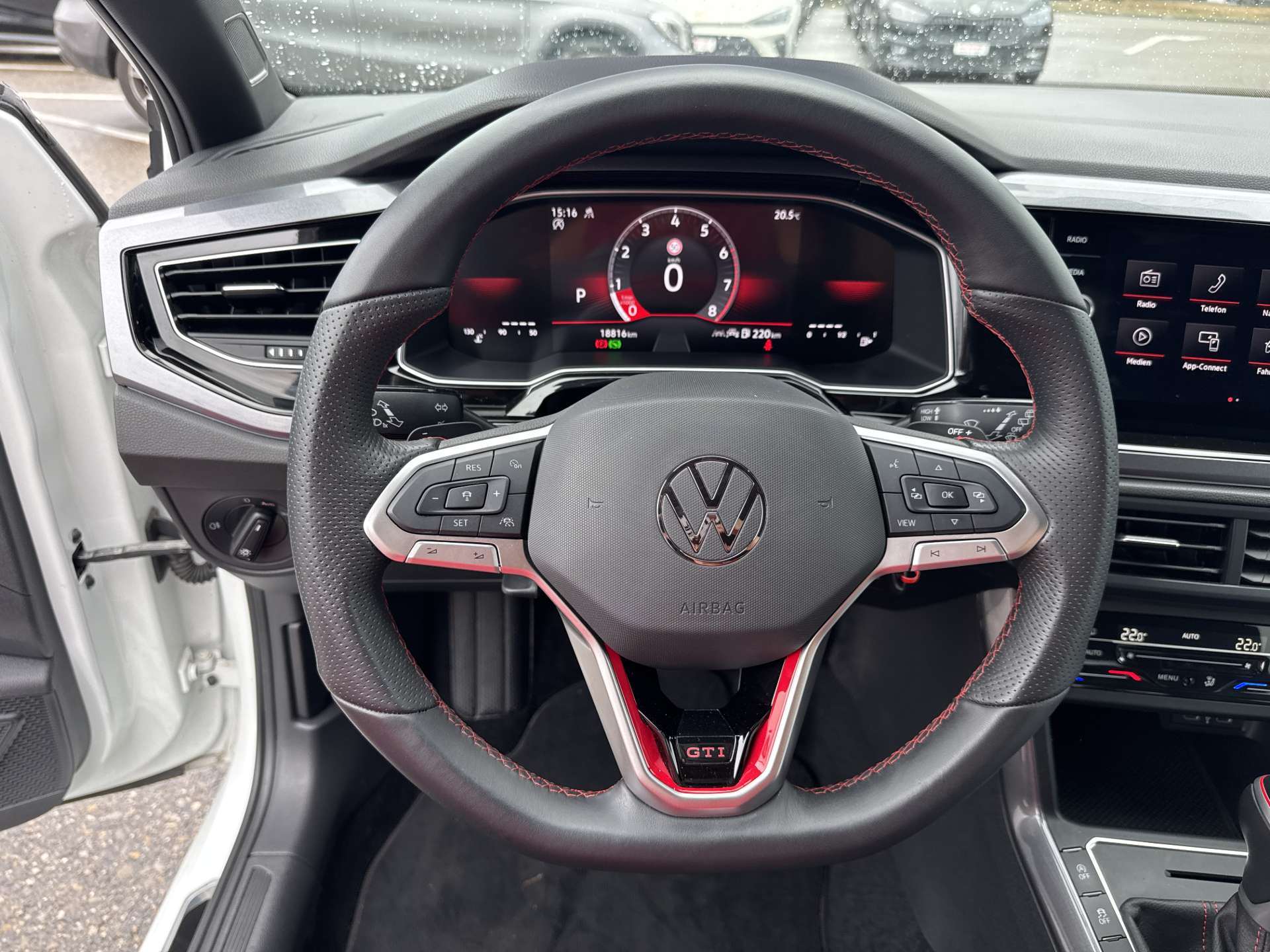 VW Polo 2.0 TSi GTi 207PS DSG-Automat-image-15