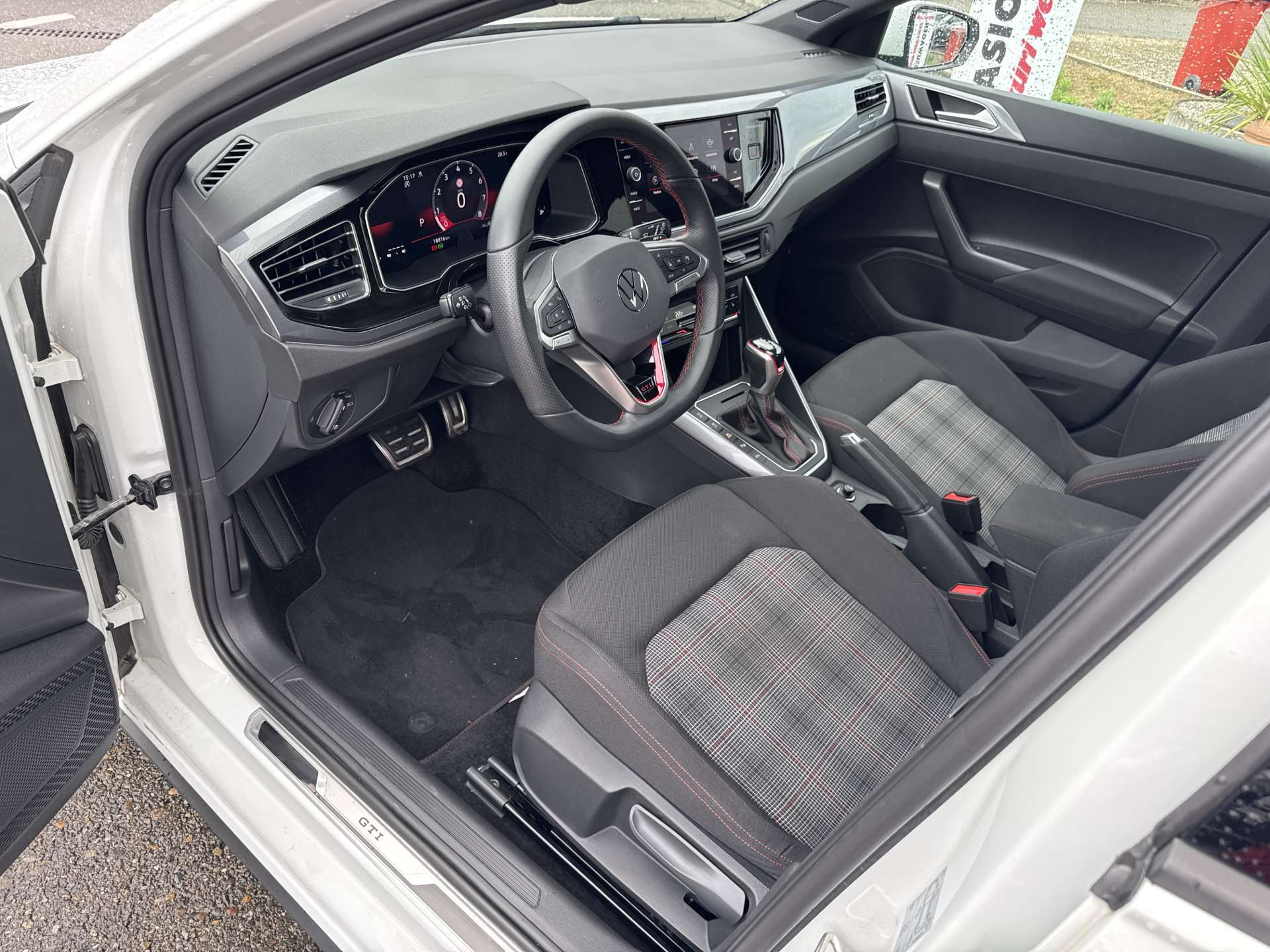 VW Polo 2.0 TSi GTi 207PS DSG-Automat-image-5