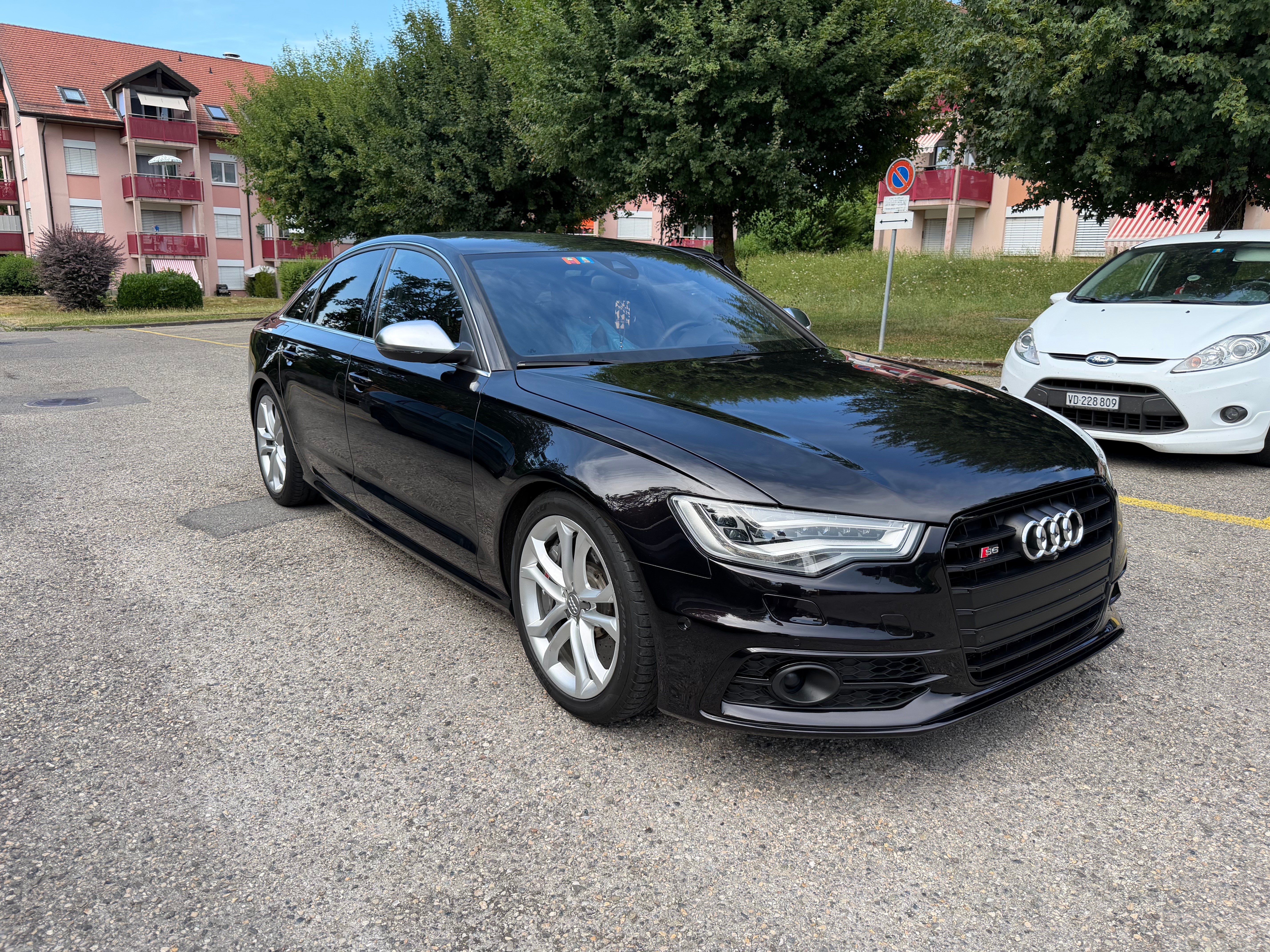 Car photo