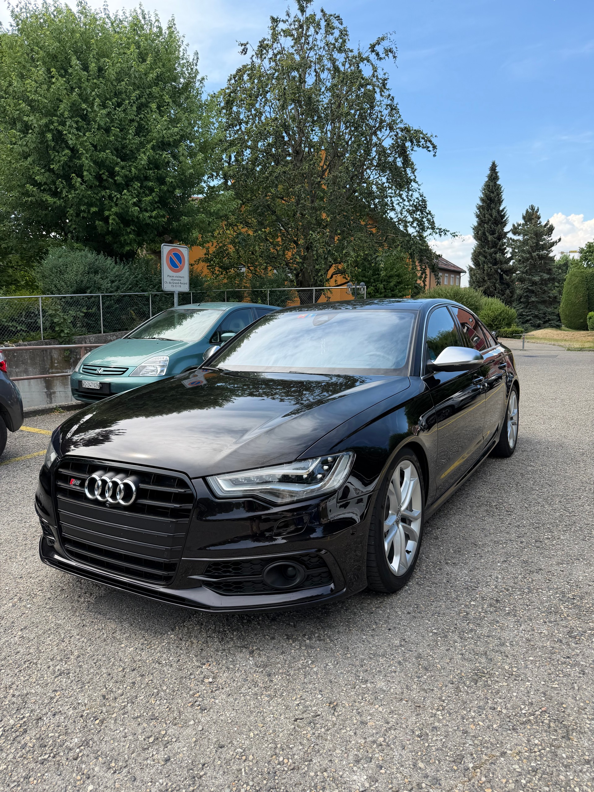 AUDI 4.0 V8 TFSI quattro S-Tronic-image-2