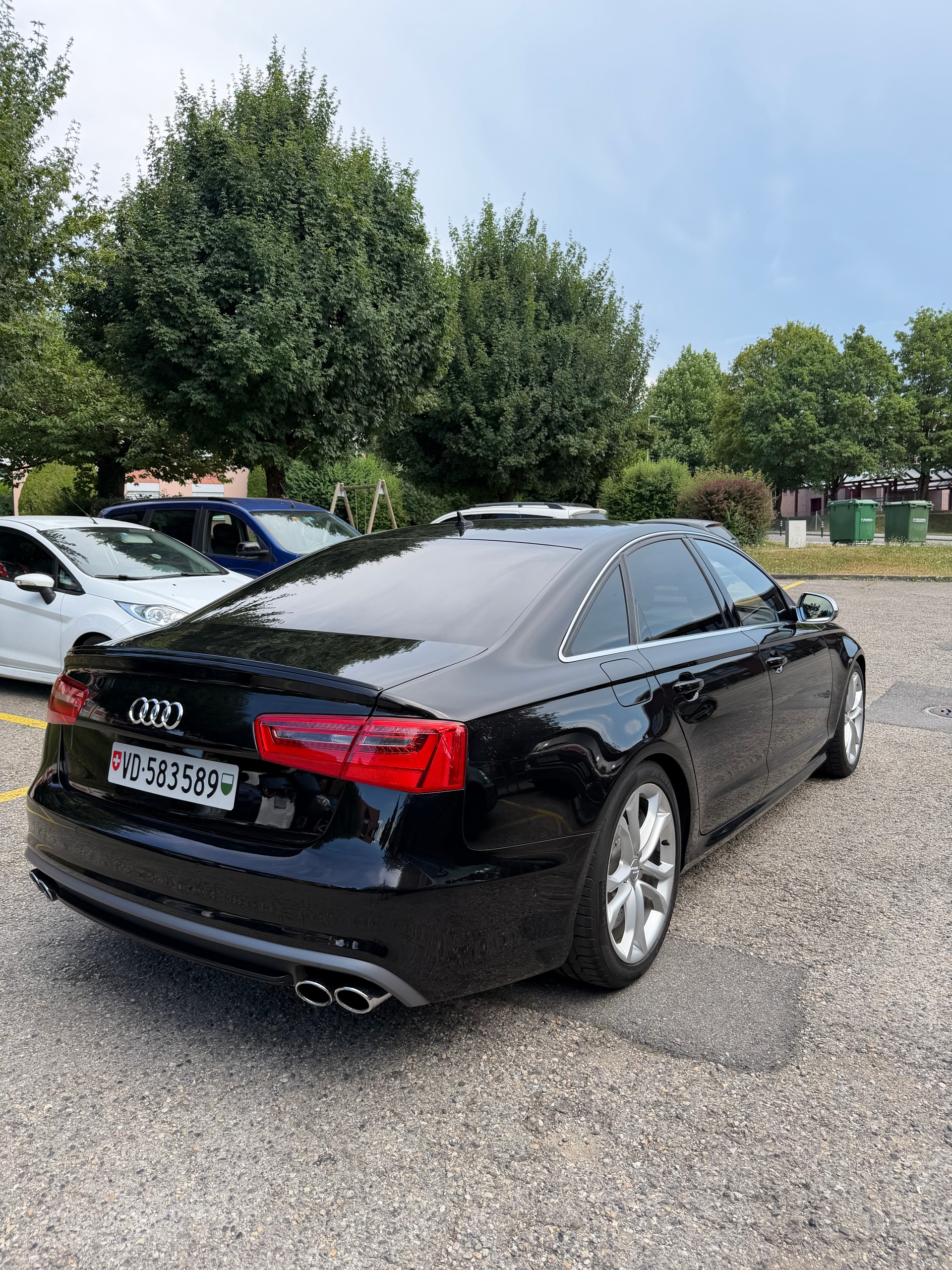 AUDI 4.0 V8 TFSI quattro S-Tronic-image-3