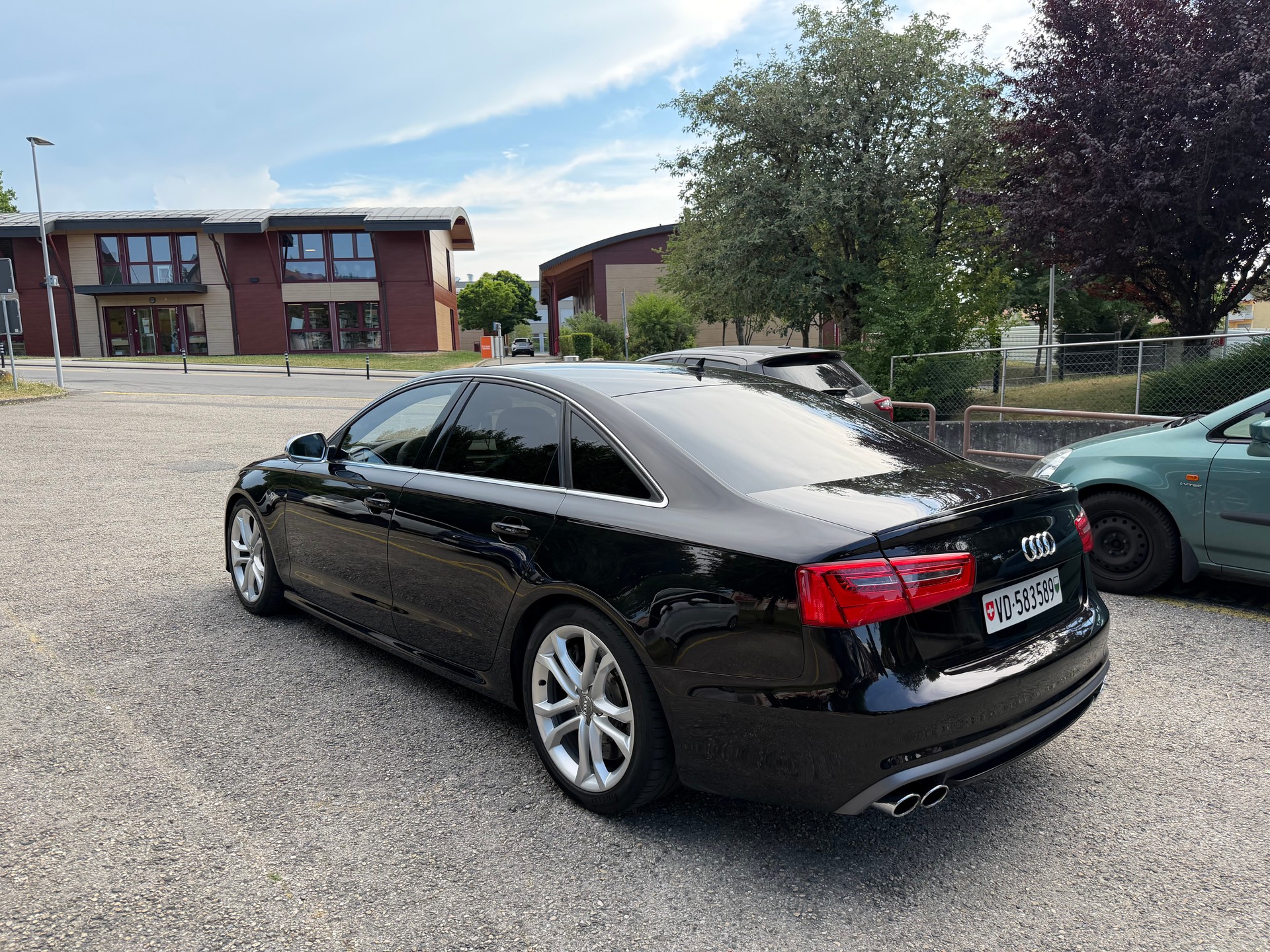 AUDI 4.0 V8 TFSI quattro S-Tronic-image-5