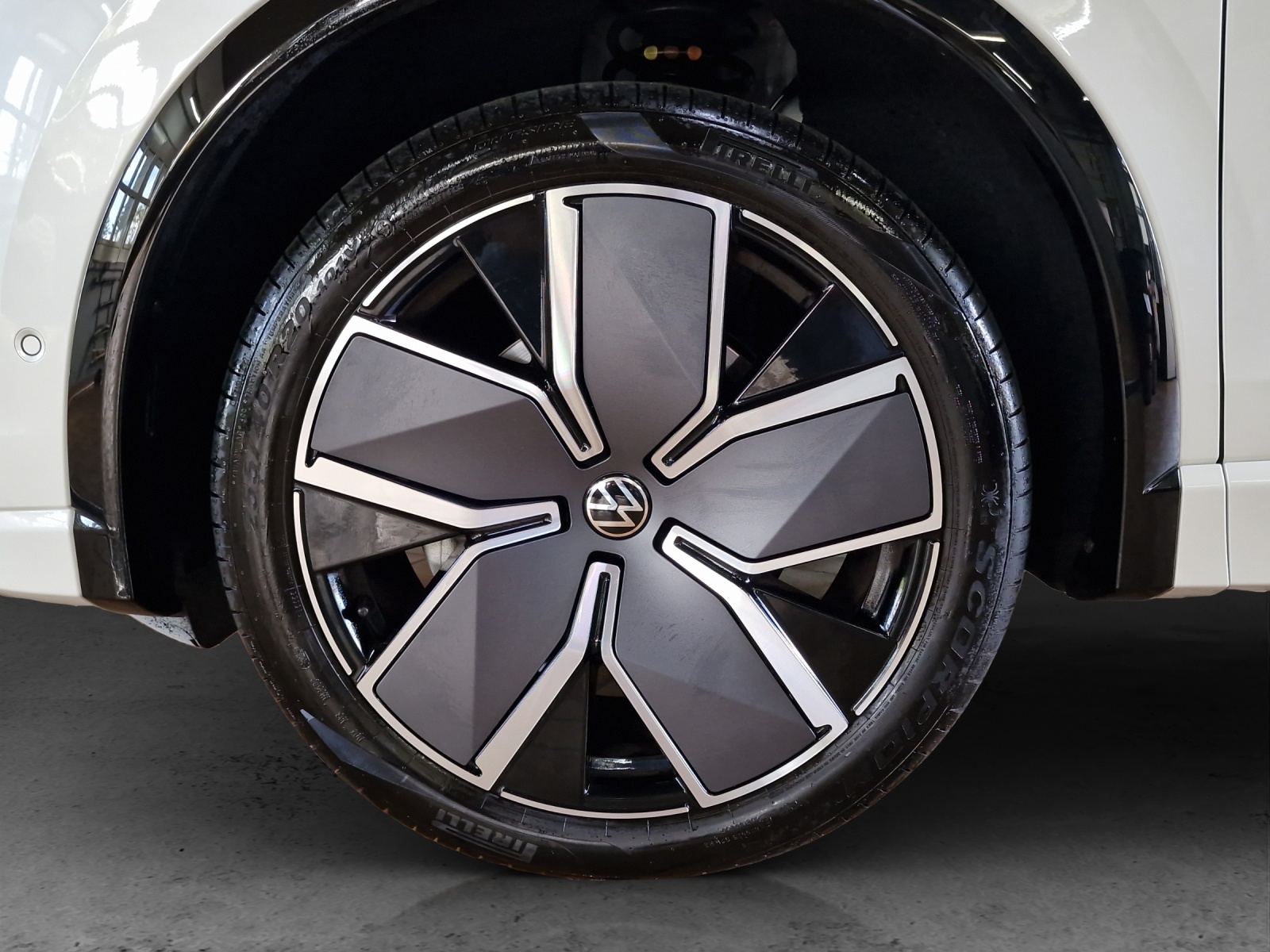 VW Tiguan 2.0 TSI DSG R-Line 4Motion-image-12