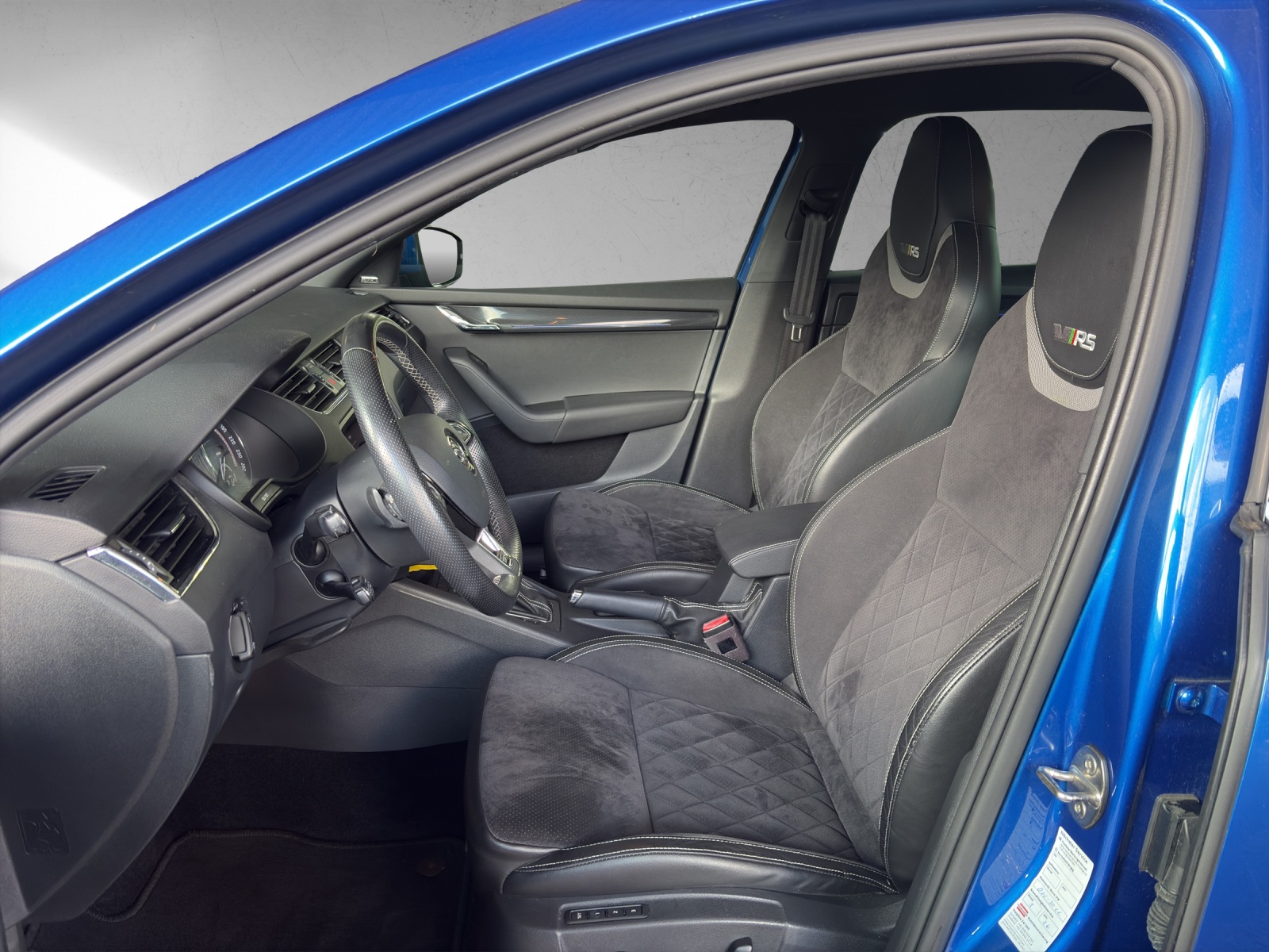 SKODA Octavia Combi 2.0 TSI RS DSG-image-4
