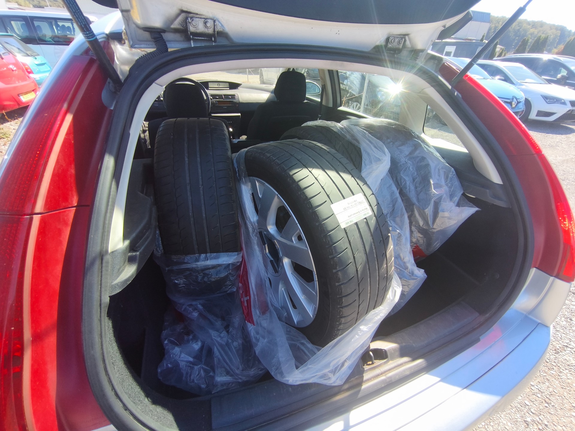 CITROEN C4 Berline 1.6i 16V VTR-image-5