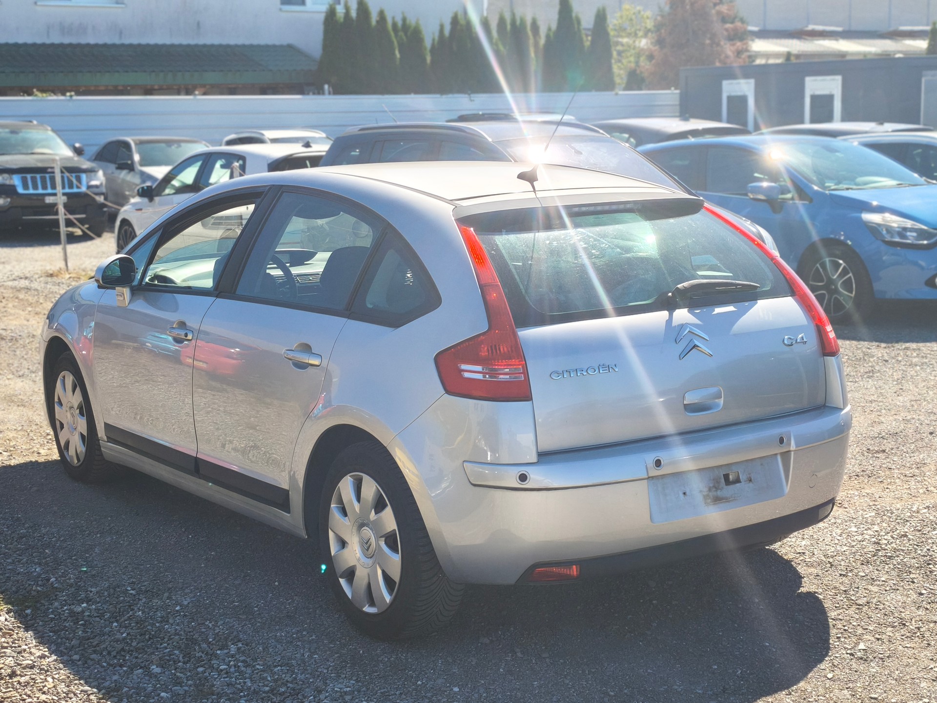 CITROEN C4 Berline 1.6i 16V VTR-image-3