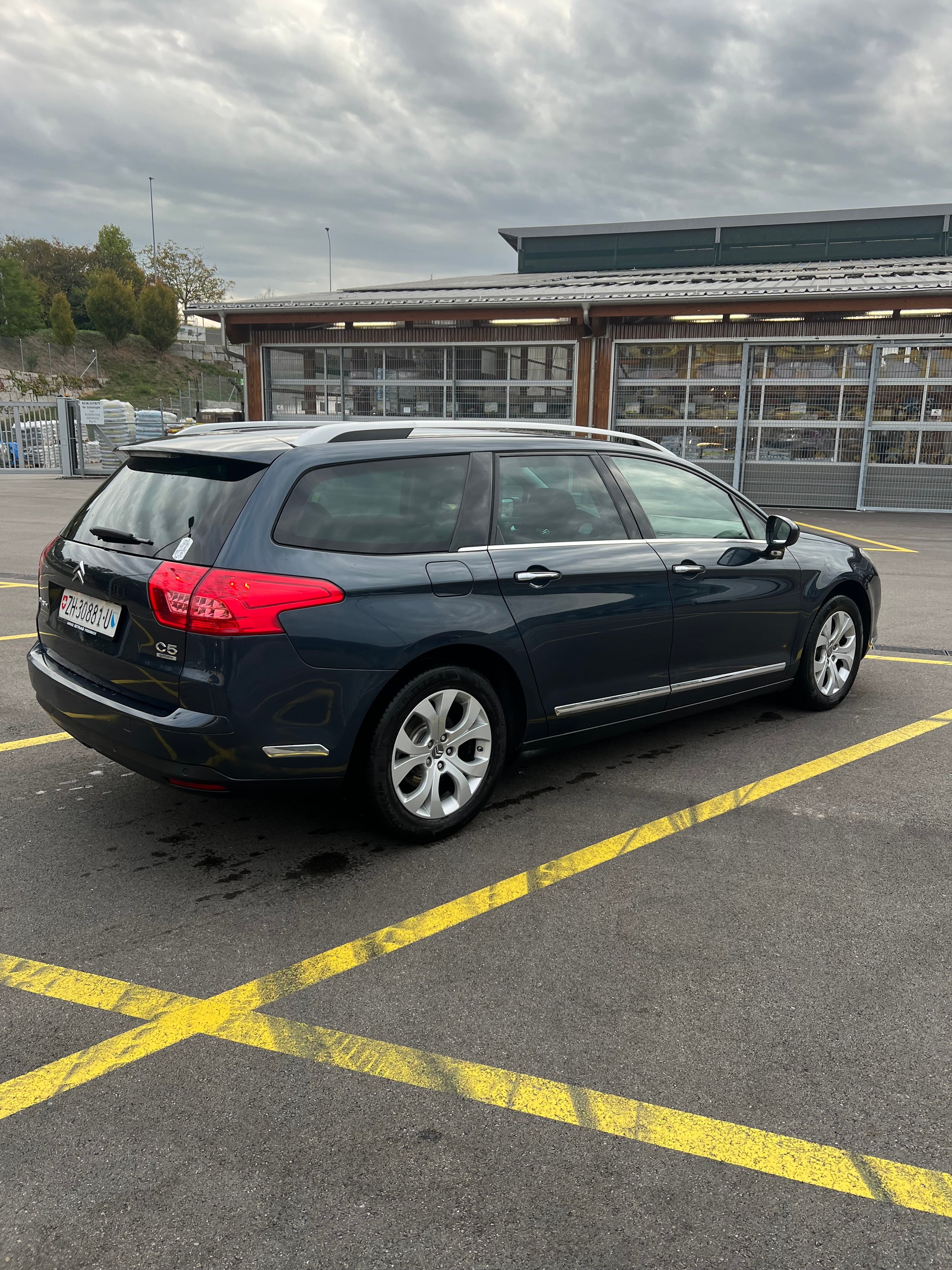 CITROEN C5 Tourer 2.0 HDi Premium Automatic-image-3