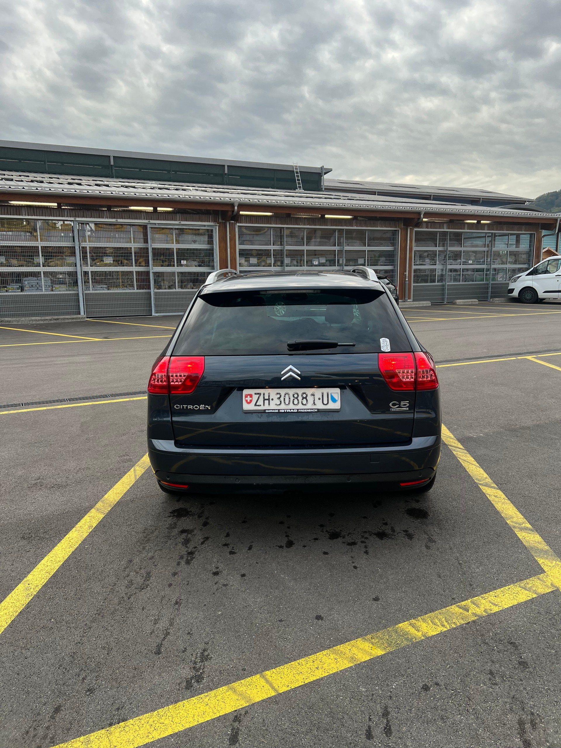 CITROEN C5 Tourer 2.0 HDi Premium Automatic-image-4