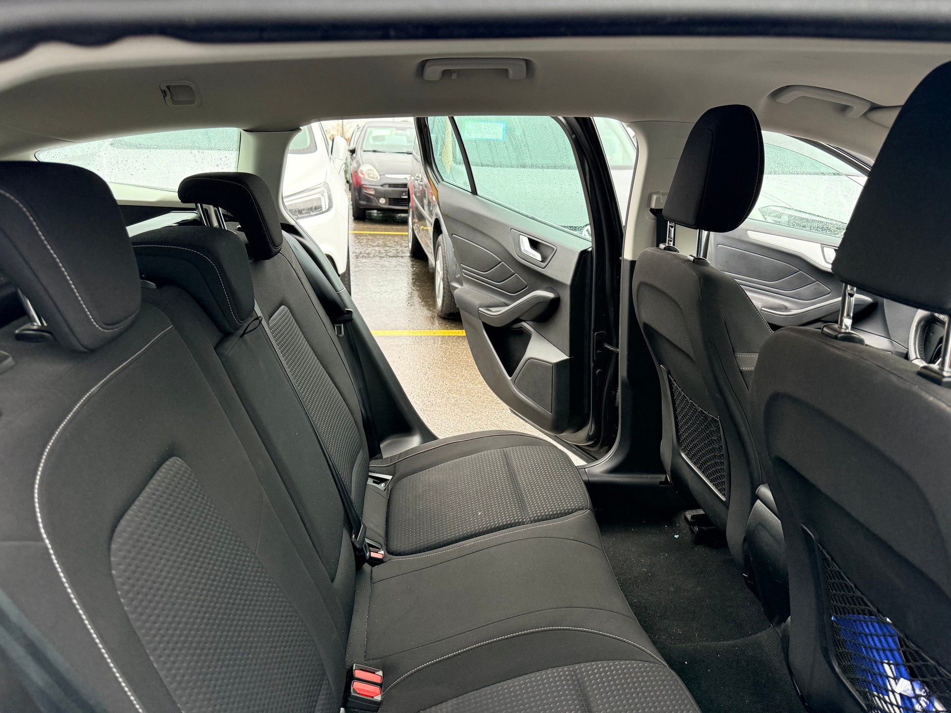 FORD Focus 1.0 SCTi Titanium Automatic-image-10