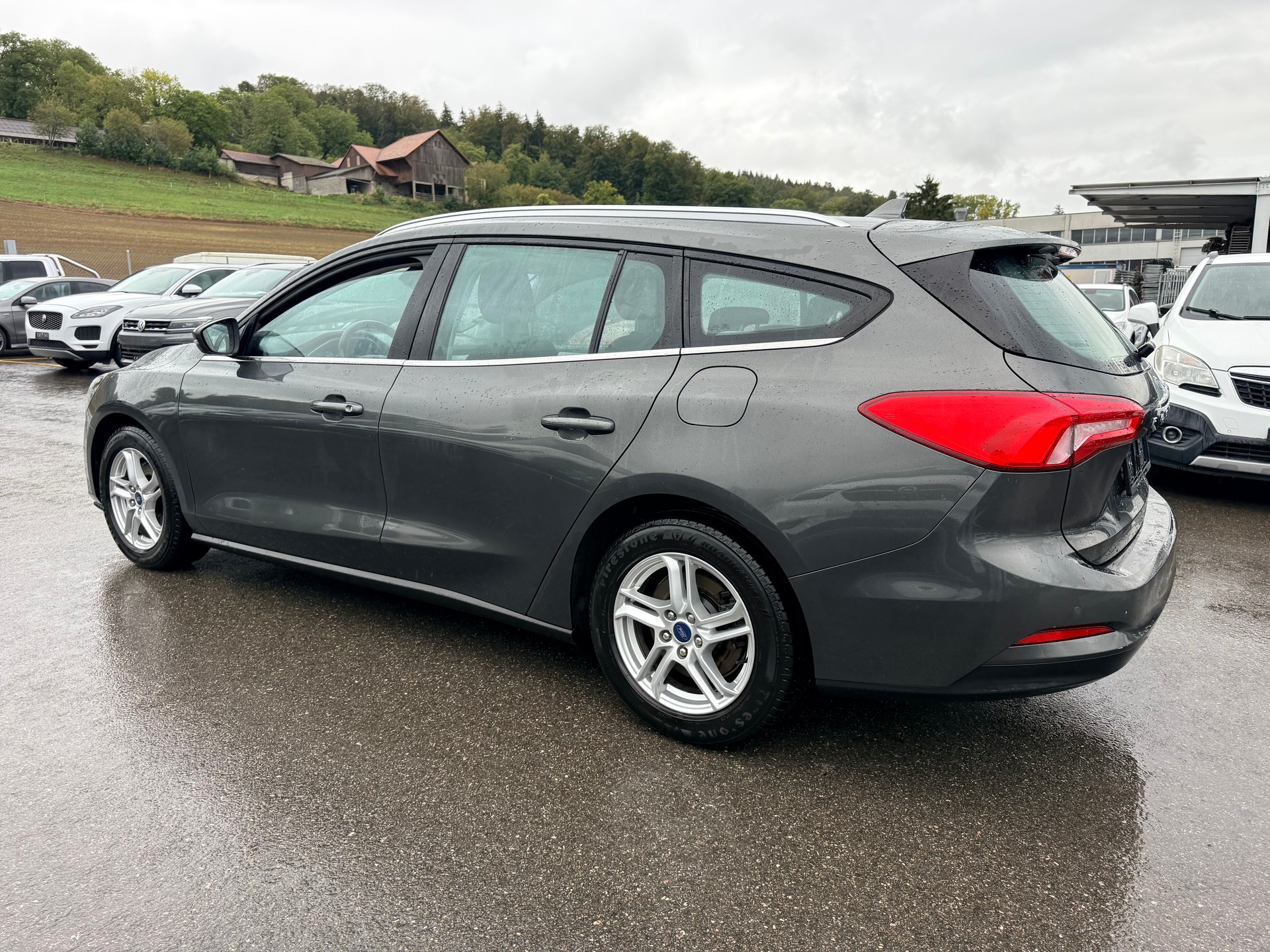 FORD Focus 1.0 SCTi Titanium Automatic-image-9