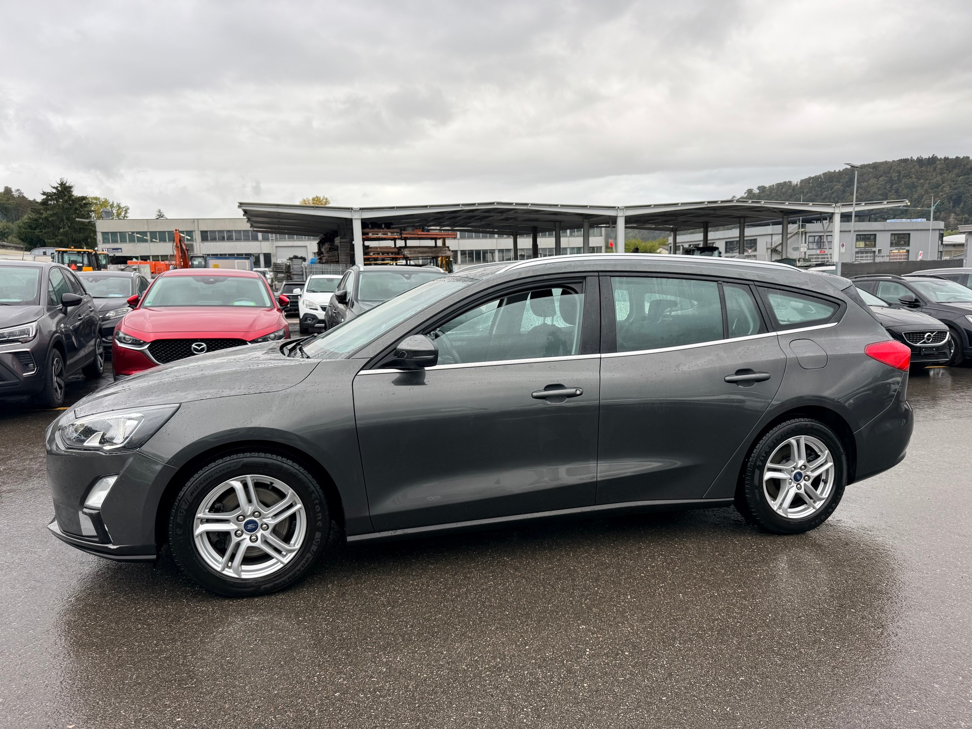 FORD Focus 1.0 SCTi Titanium Automatic-image-1