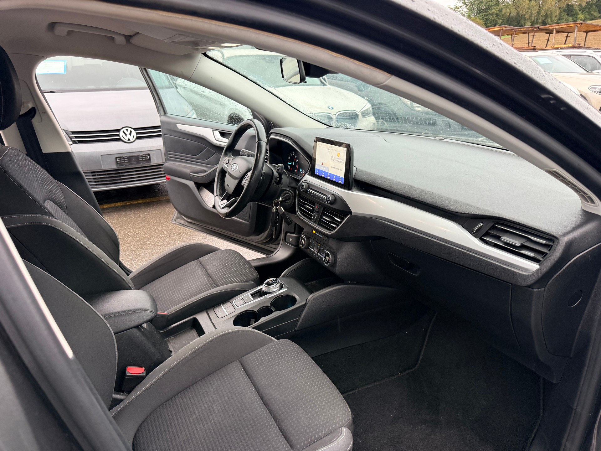 FORD Focus 1.0 SCTi Titanium Automatic-image-13