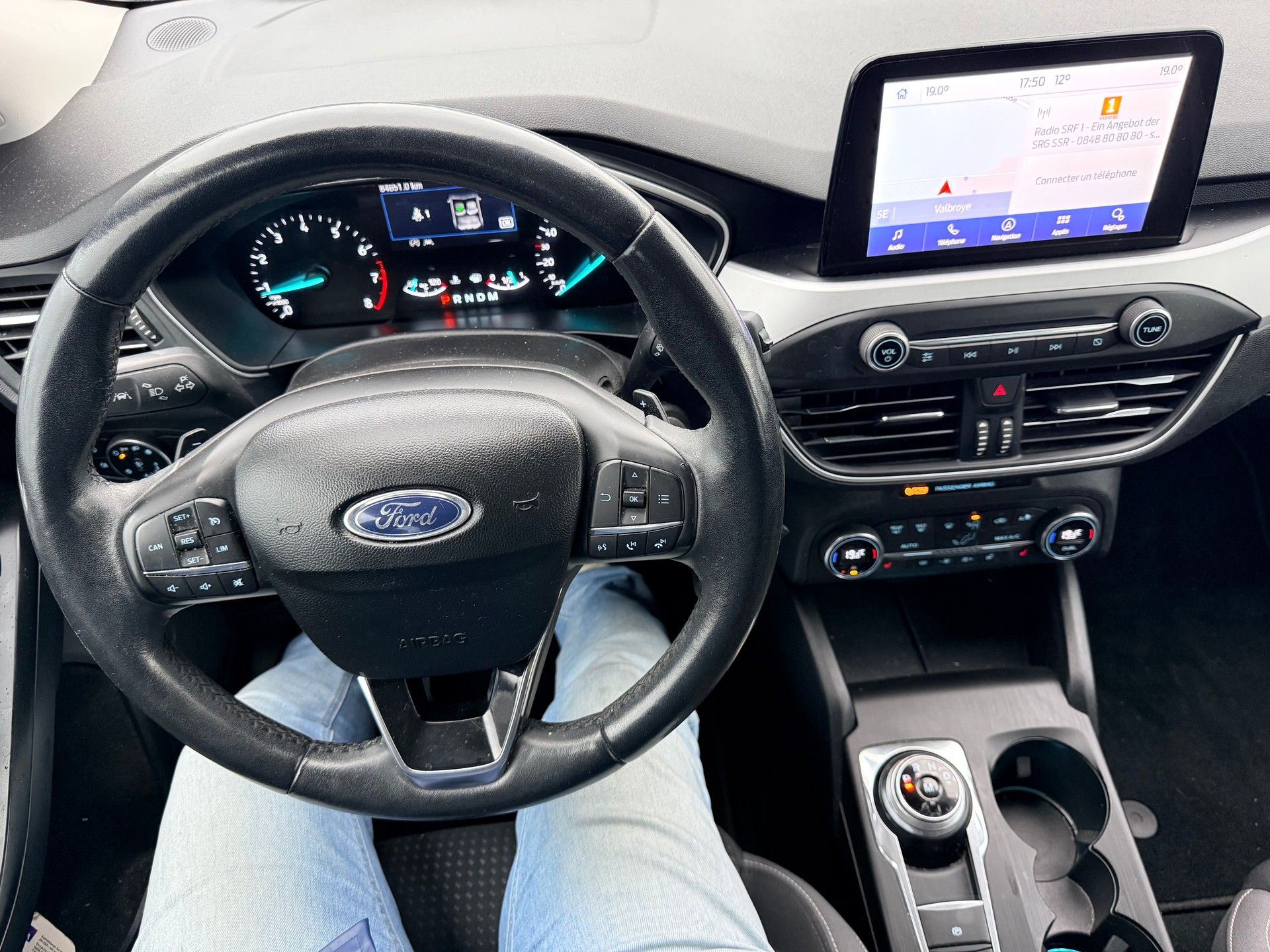 FORD Focus 1.0 SCTi Titanium Automatic-image-12