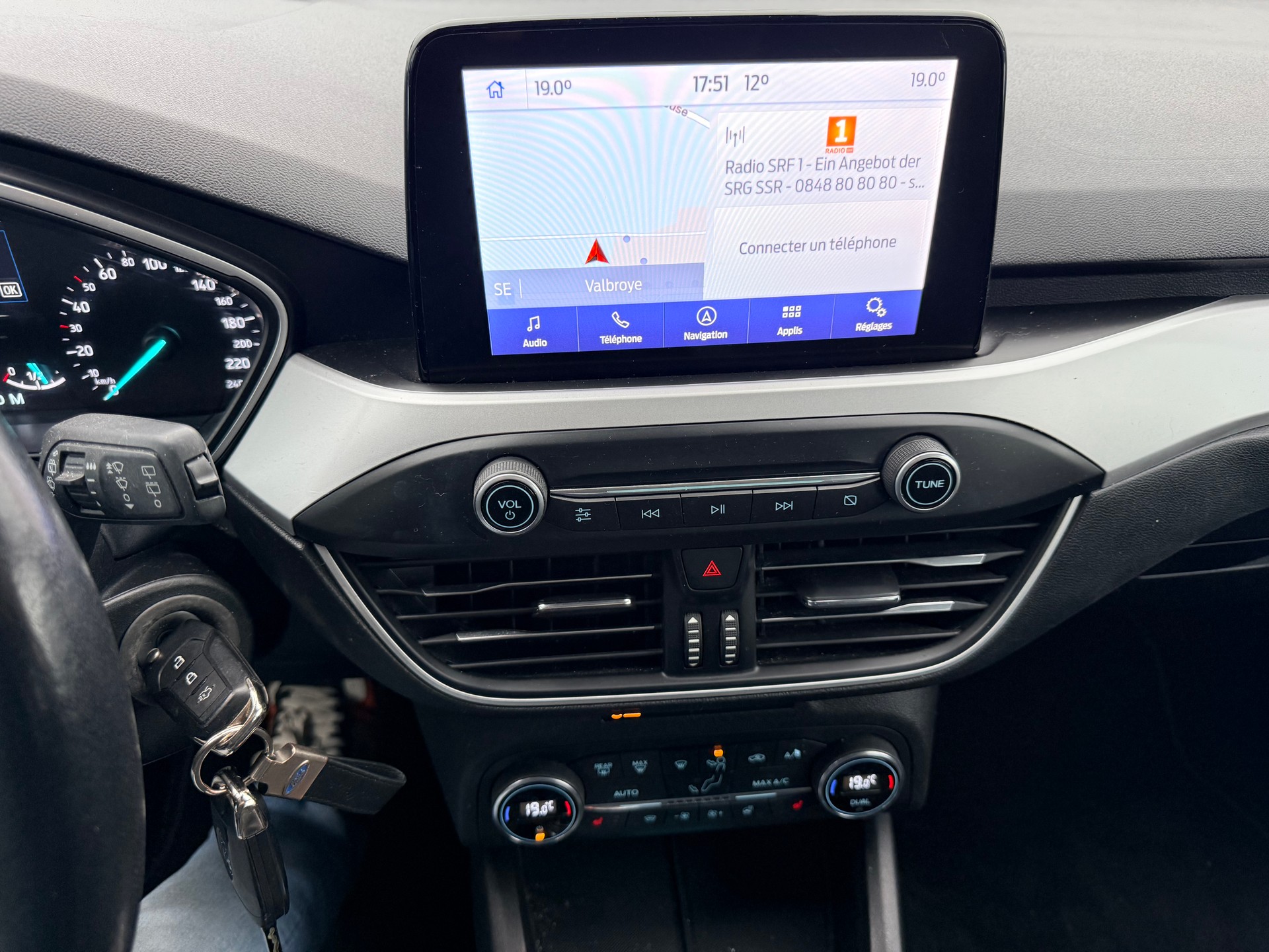 FORD Focus 1.0 SCTi Titanium Automatic-image-14