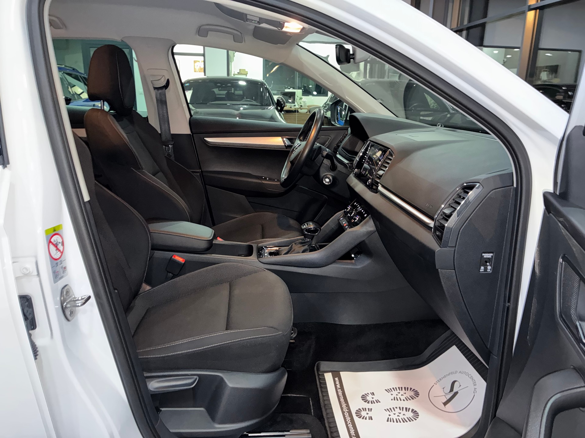 SKODA Karoq 1.5 TSI Ambition DSG-image-12
