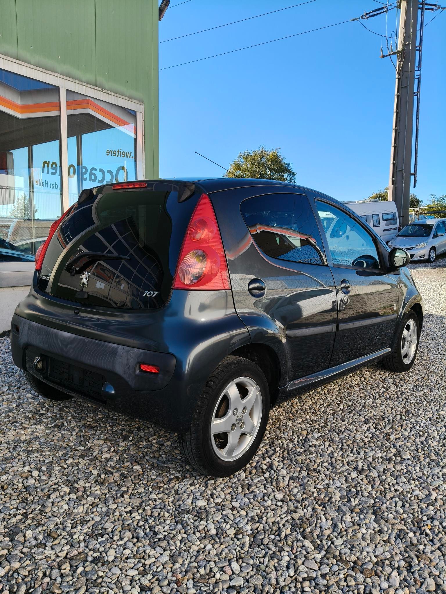 PEUGEOT 107 1.0 Swiss Edition-image-4
