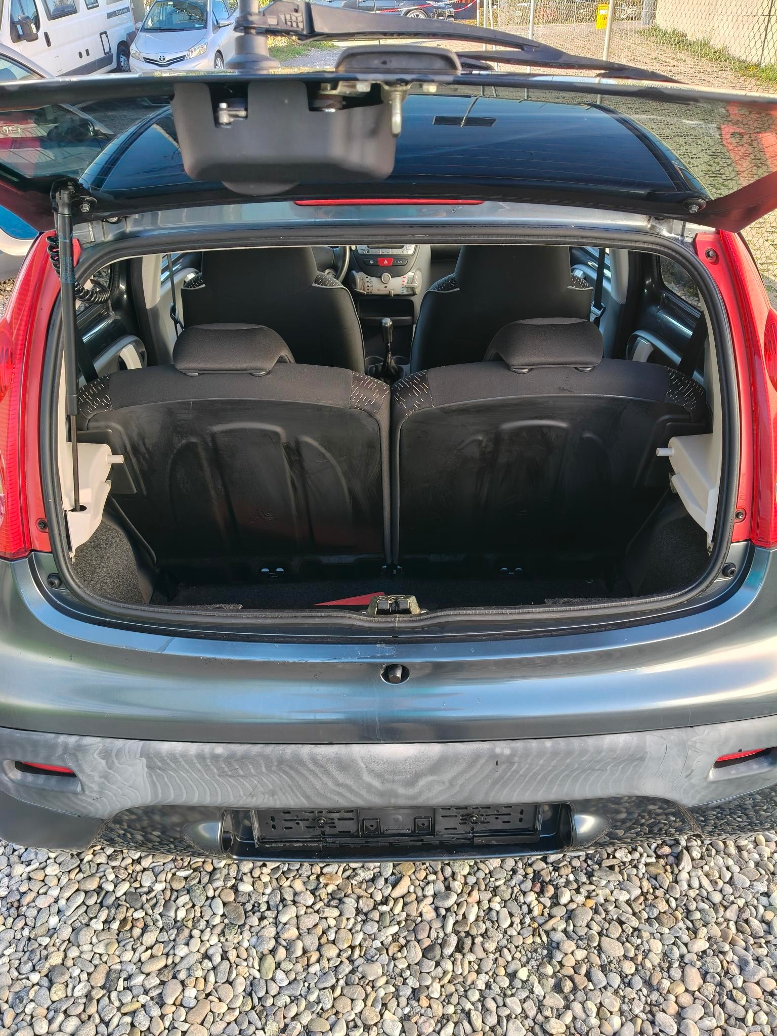 PEUGEOT 107 1.0 Swiss Edition-image-10