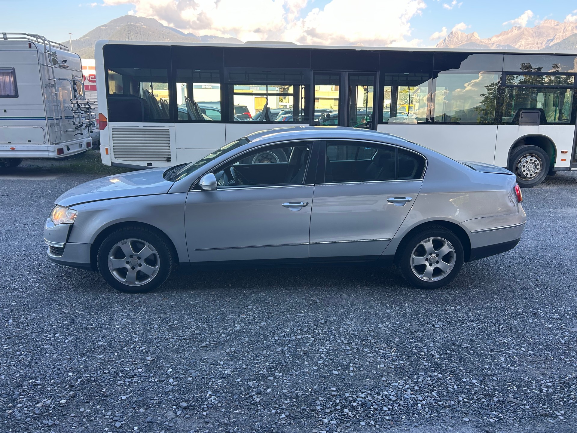 VW Passat 2.0 TDI Sportline-image-4