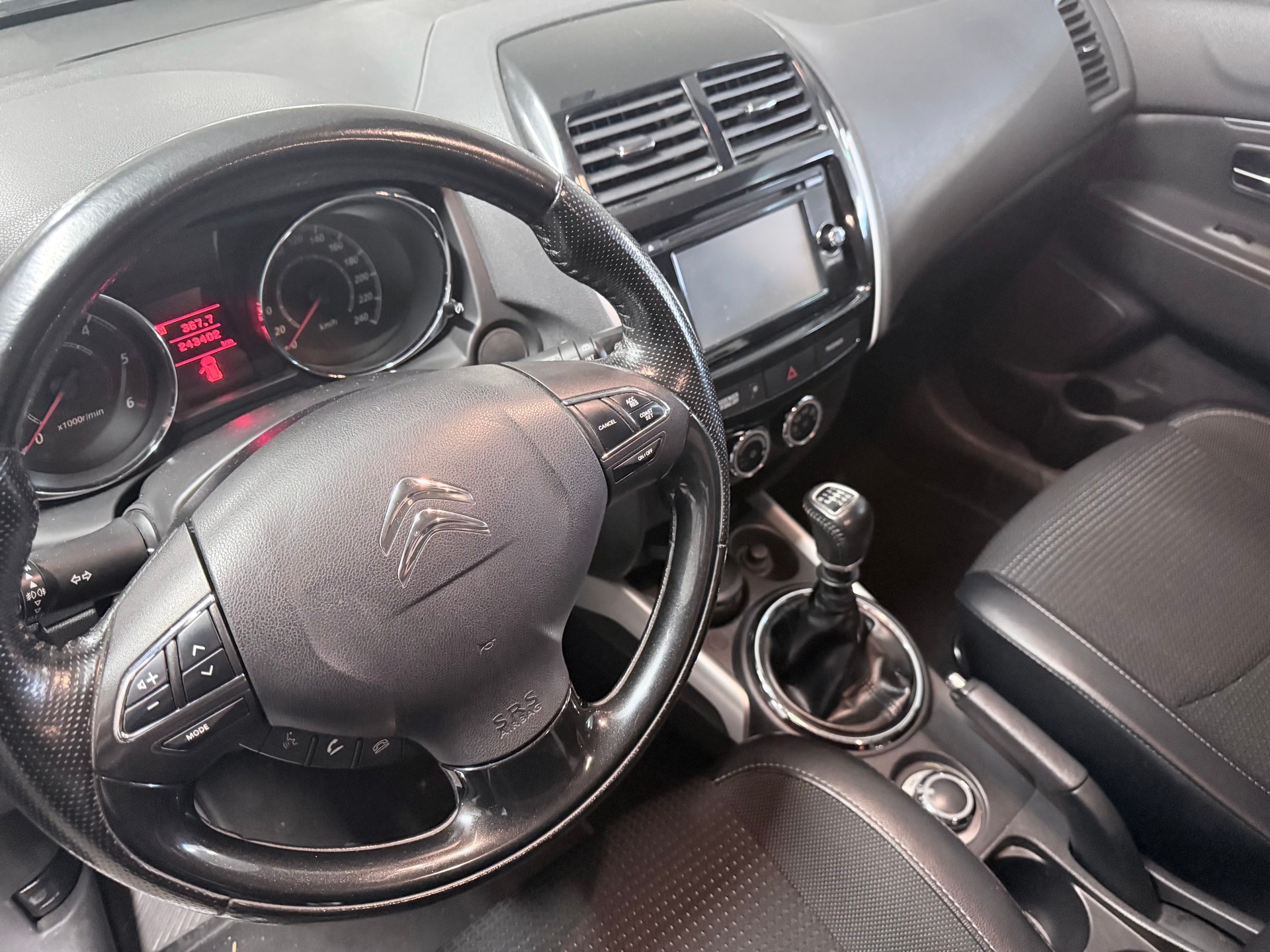 CITROEN C4 Aircross 1.6 HDi 4WD AB MFK & SERVICE-image-9