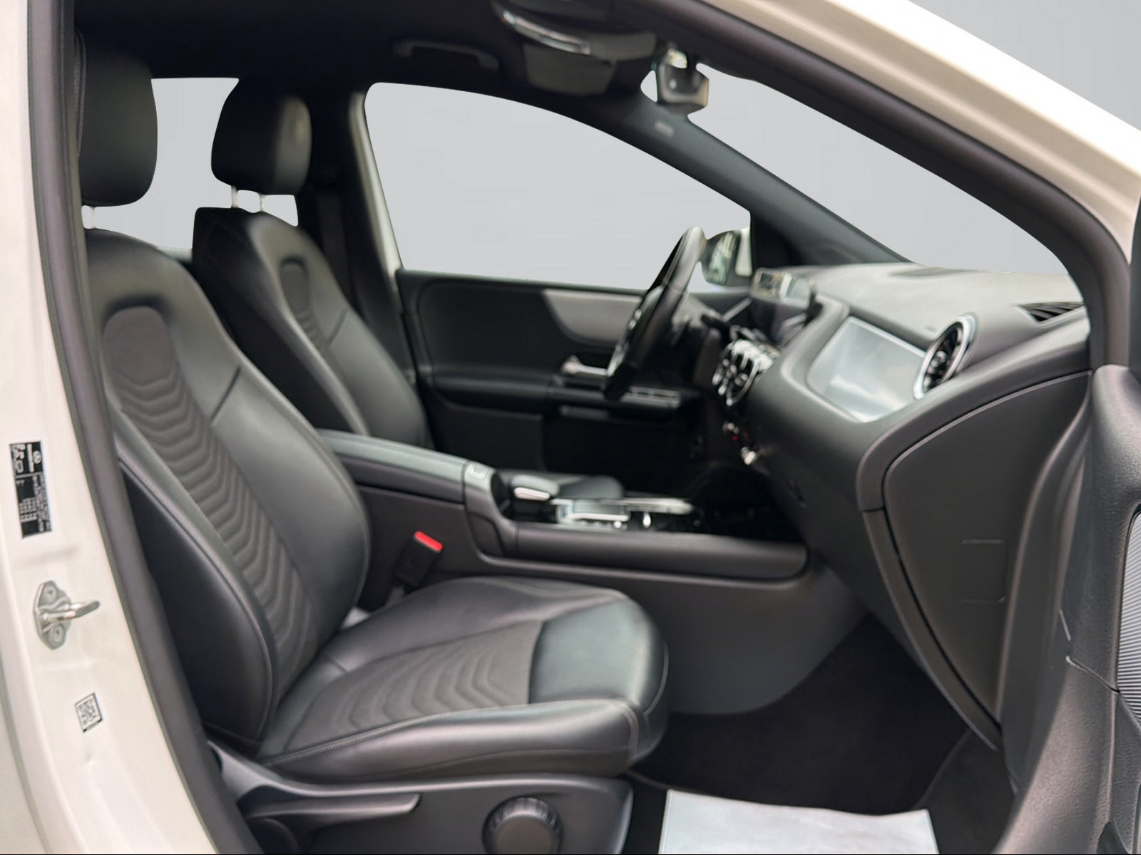 MERCEDES-BENZ B 180 Style-image-11