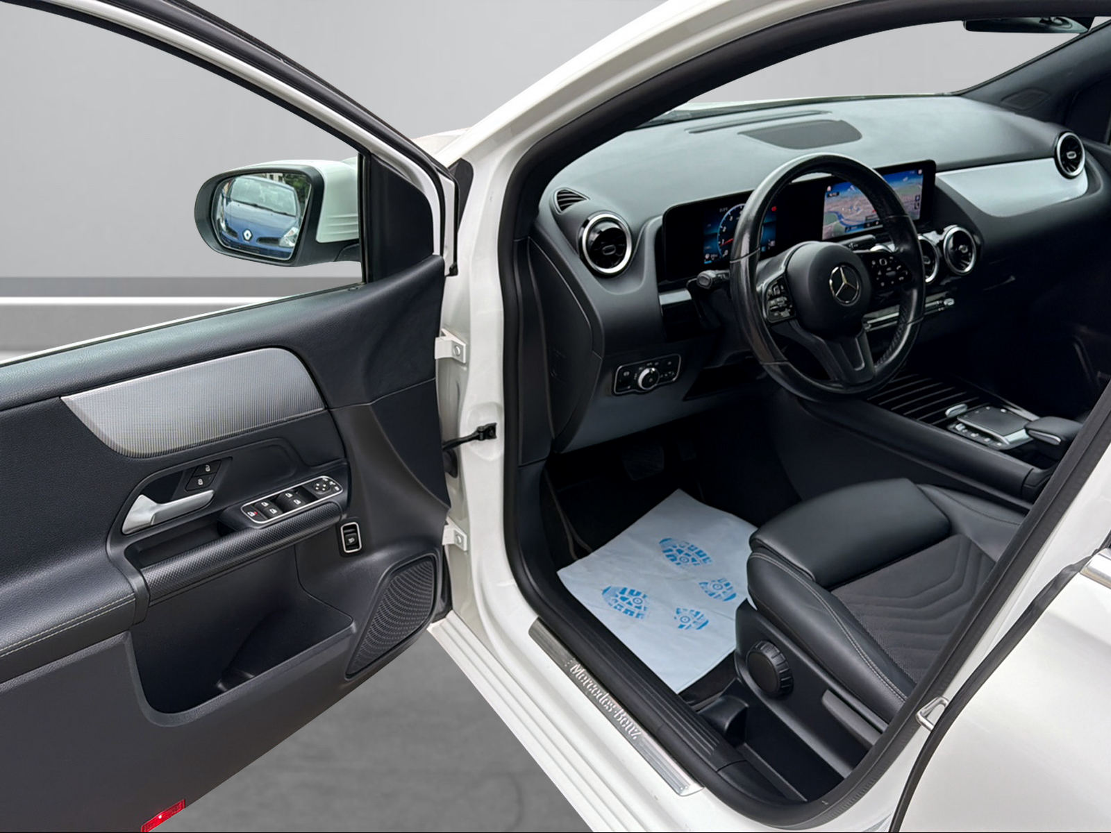 MERCEDES-BENZ B 180 Style-image-10