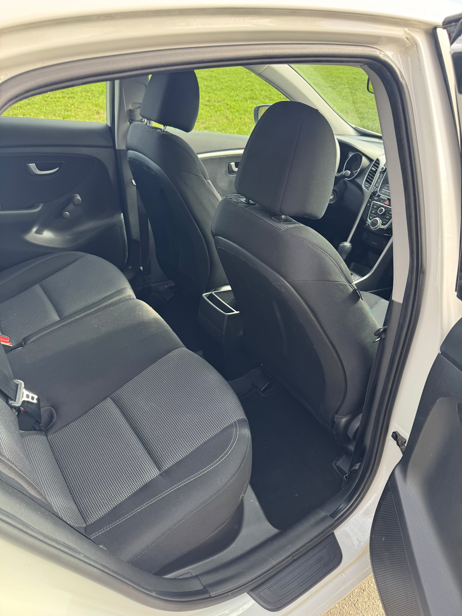 HYUNDAI i30 1.4 Comfort Mit Frisch MFK 16.10.2026 und Service-image-15