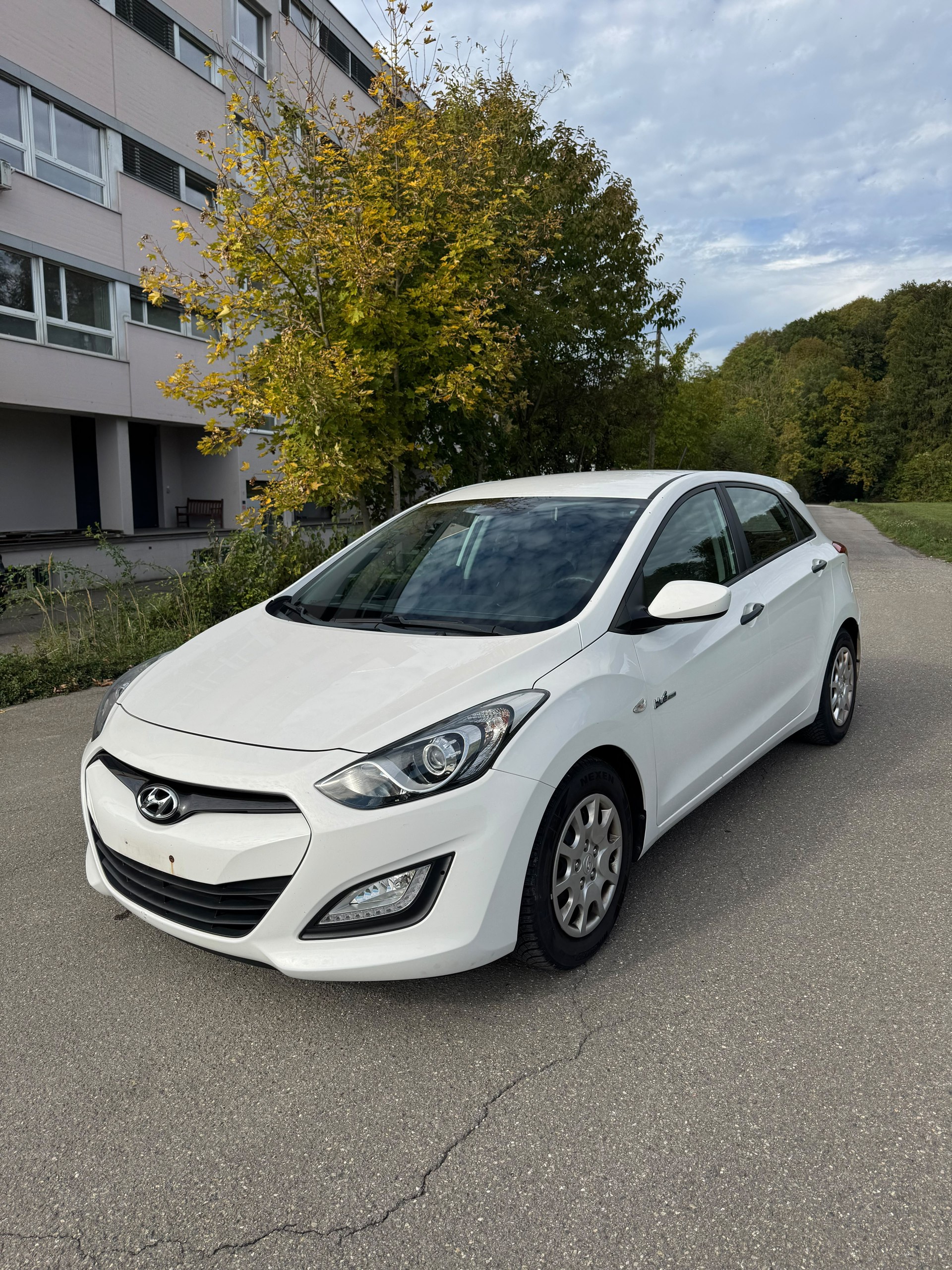 HYUNDAI i30 1.4 Comfort Mit Frisch MFK 16.10.2026 und Service-image-2