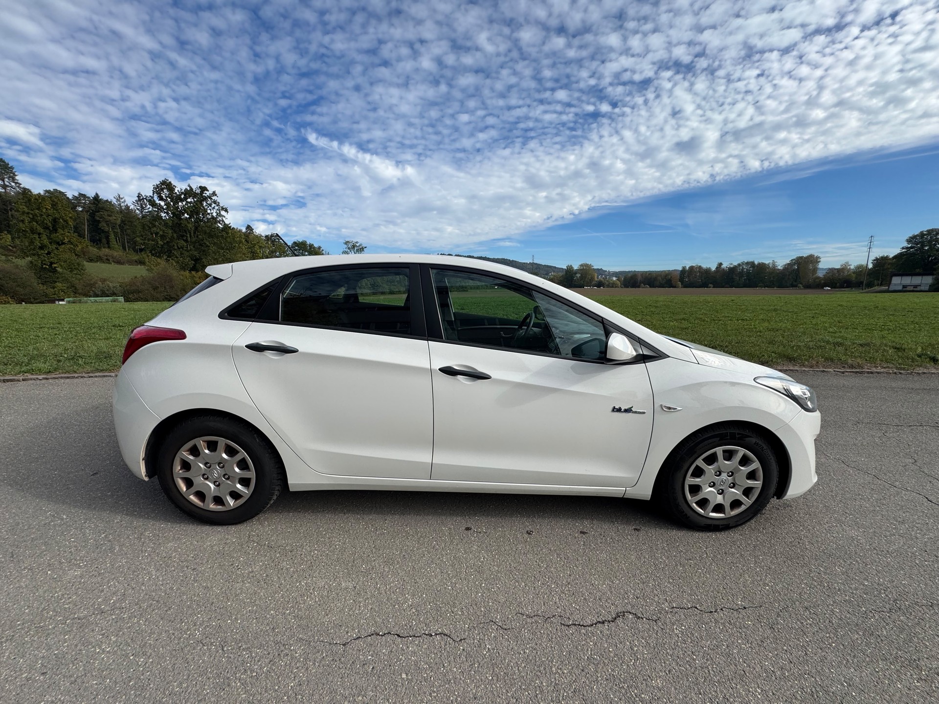 HYUNDAI i30 1.4 Comfort Mit Frisch MFK 16.10.2026 und Service-image-4