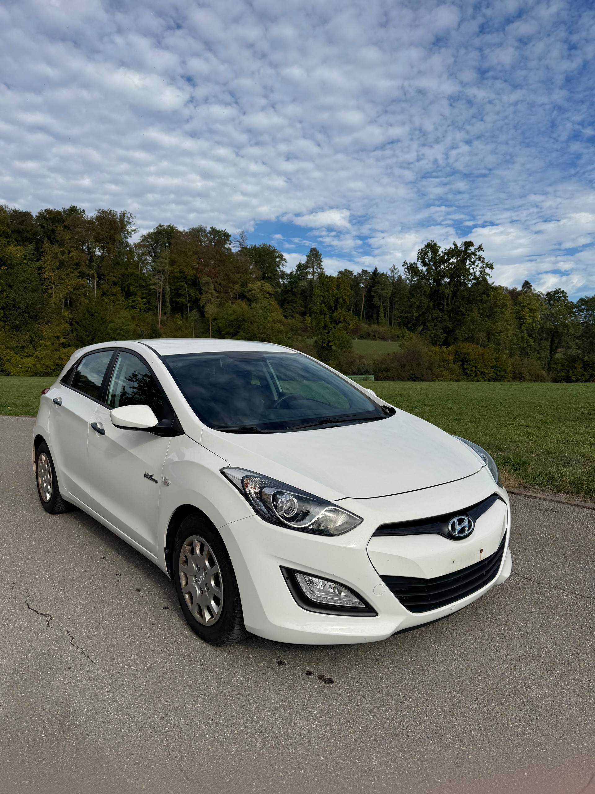 HYUNDAI i30 1.4 Comfort Mit Frisch MFK 16.10.2026 und Service-image-0