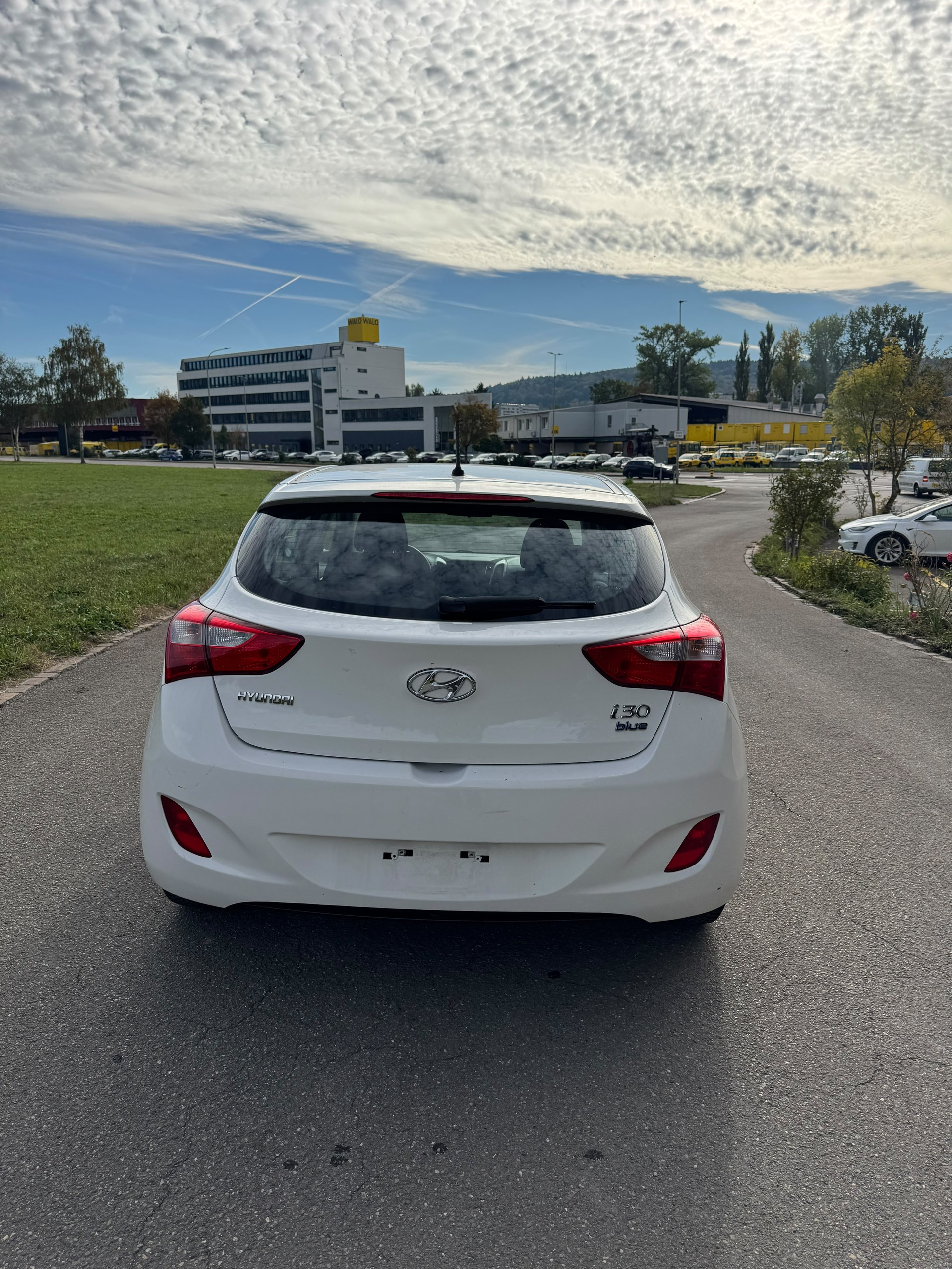 HYUNDAI i30 1.4 Comfort Mit Frisch MFK 16.10.2026 und Service-image-7