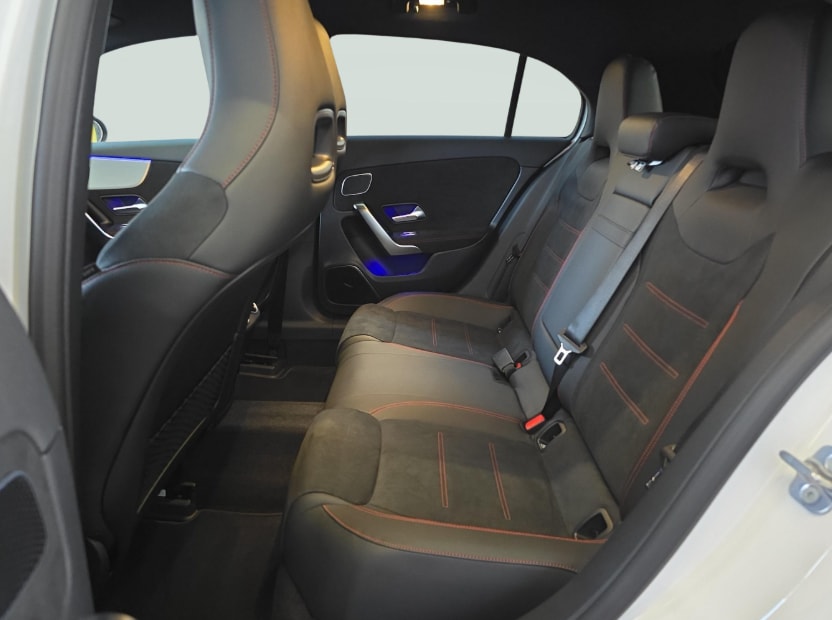 MERCEDES-BENZ A 220 4MATIC AMG Line-image-11