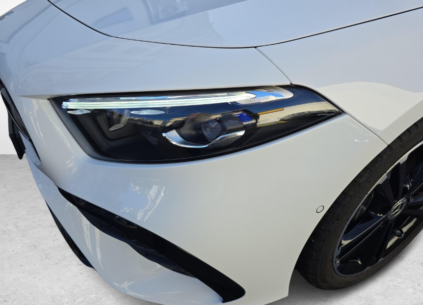 MERCEDES-BENZ A 220 4MATIC AMG Line-image-15