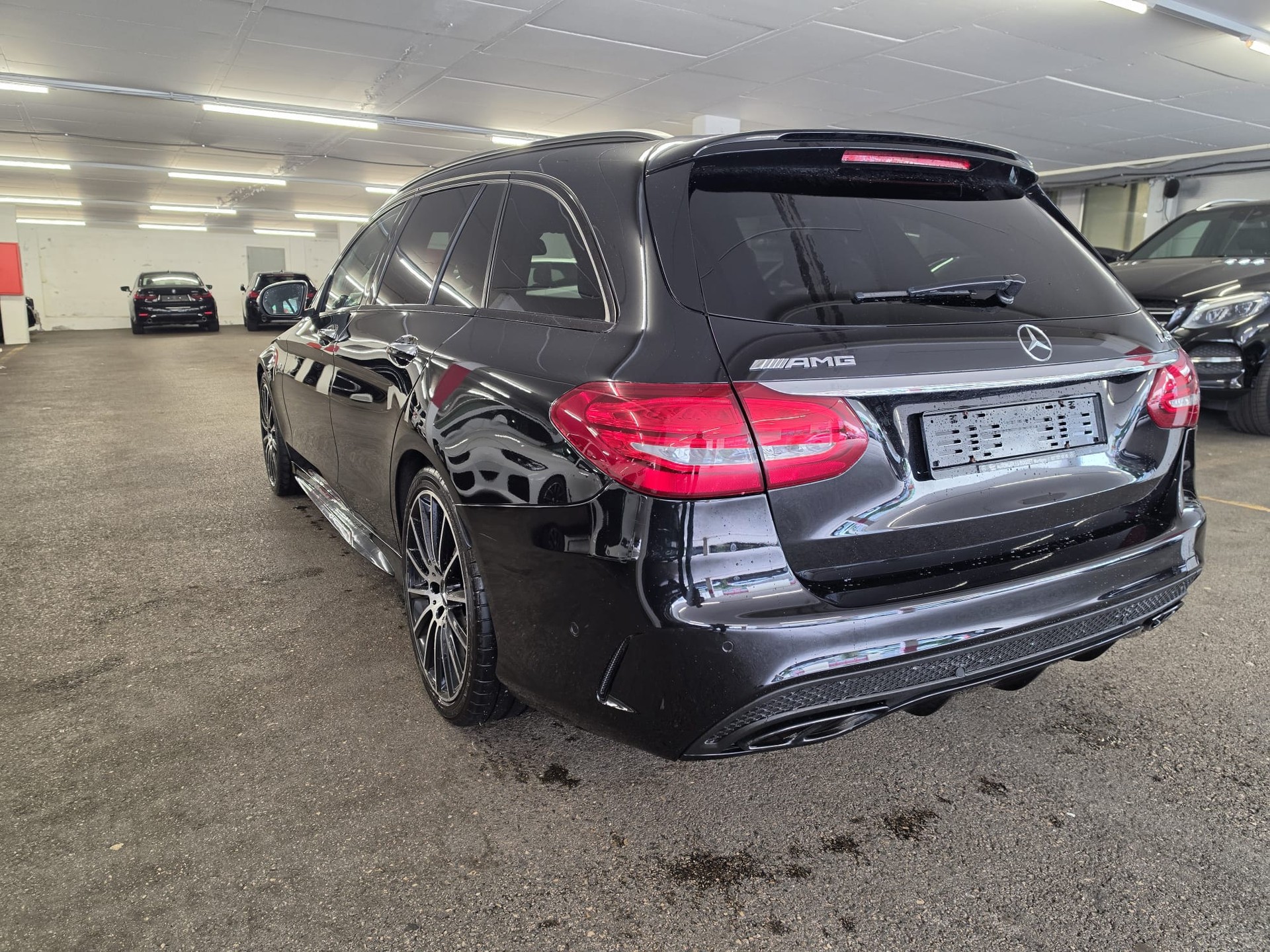 MERCEDES-BENZ C 43 AMG 4Matic 9G-Tronic-image-4