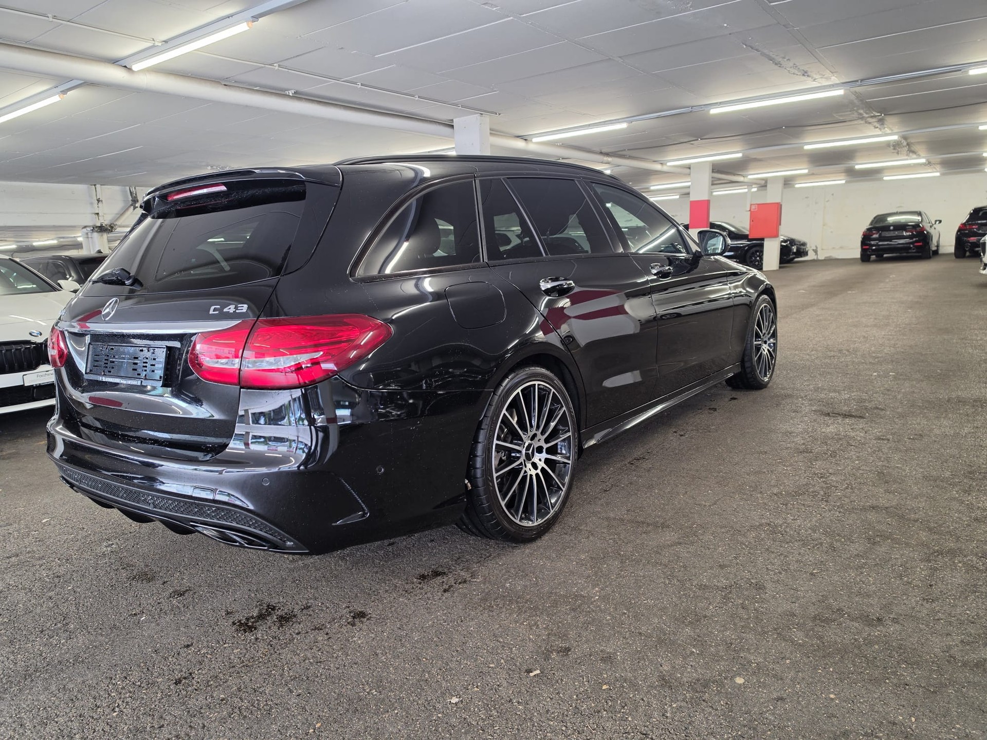 MERCEDES-BENZ C 43 AMG 4Matic 9G-Tronic-image-5