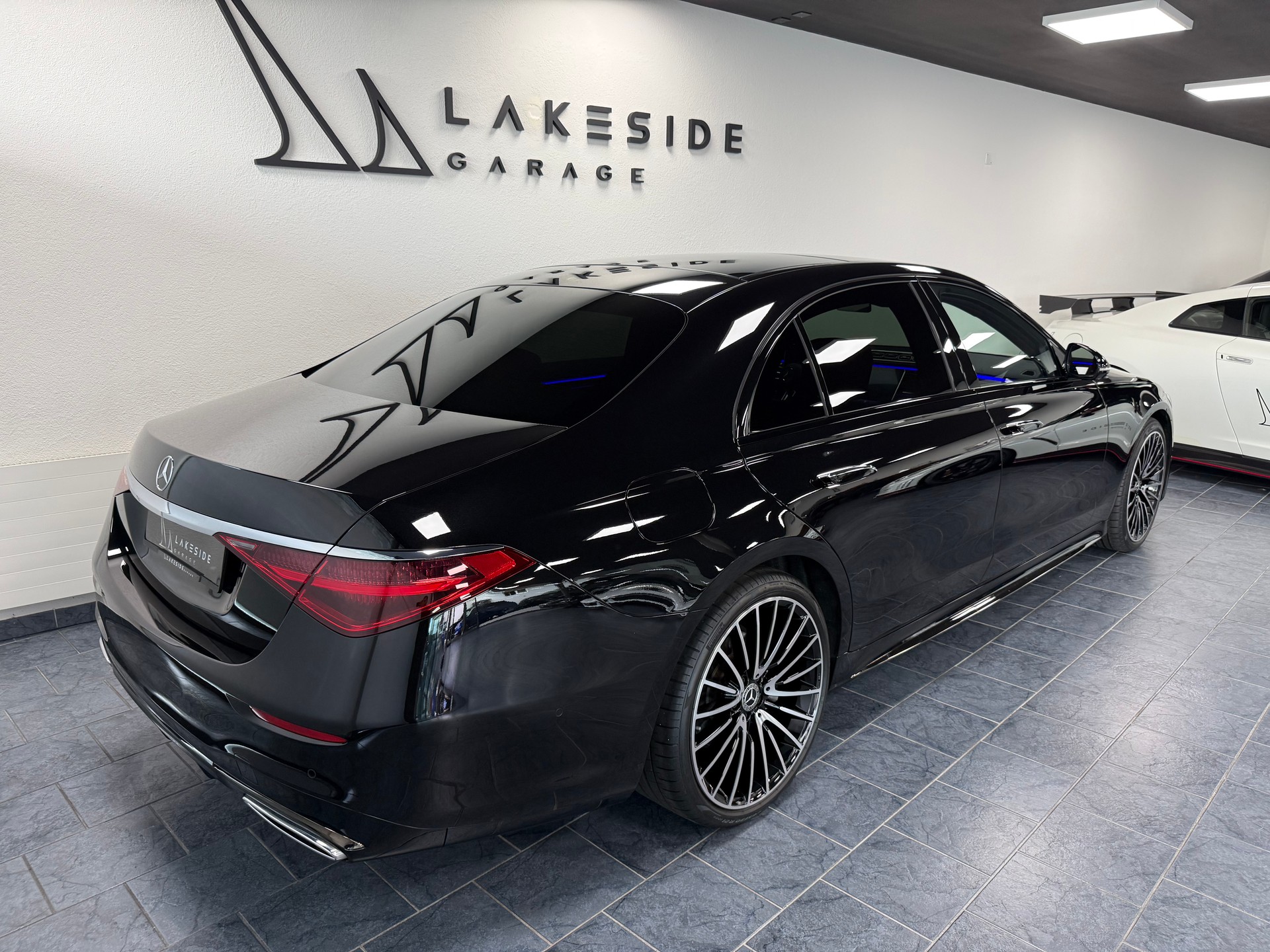 MERCEDES-BENZ S 450 d L 4Matic AMG Line 9G-Tronic-showroom-element-3