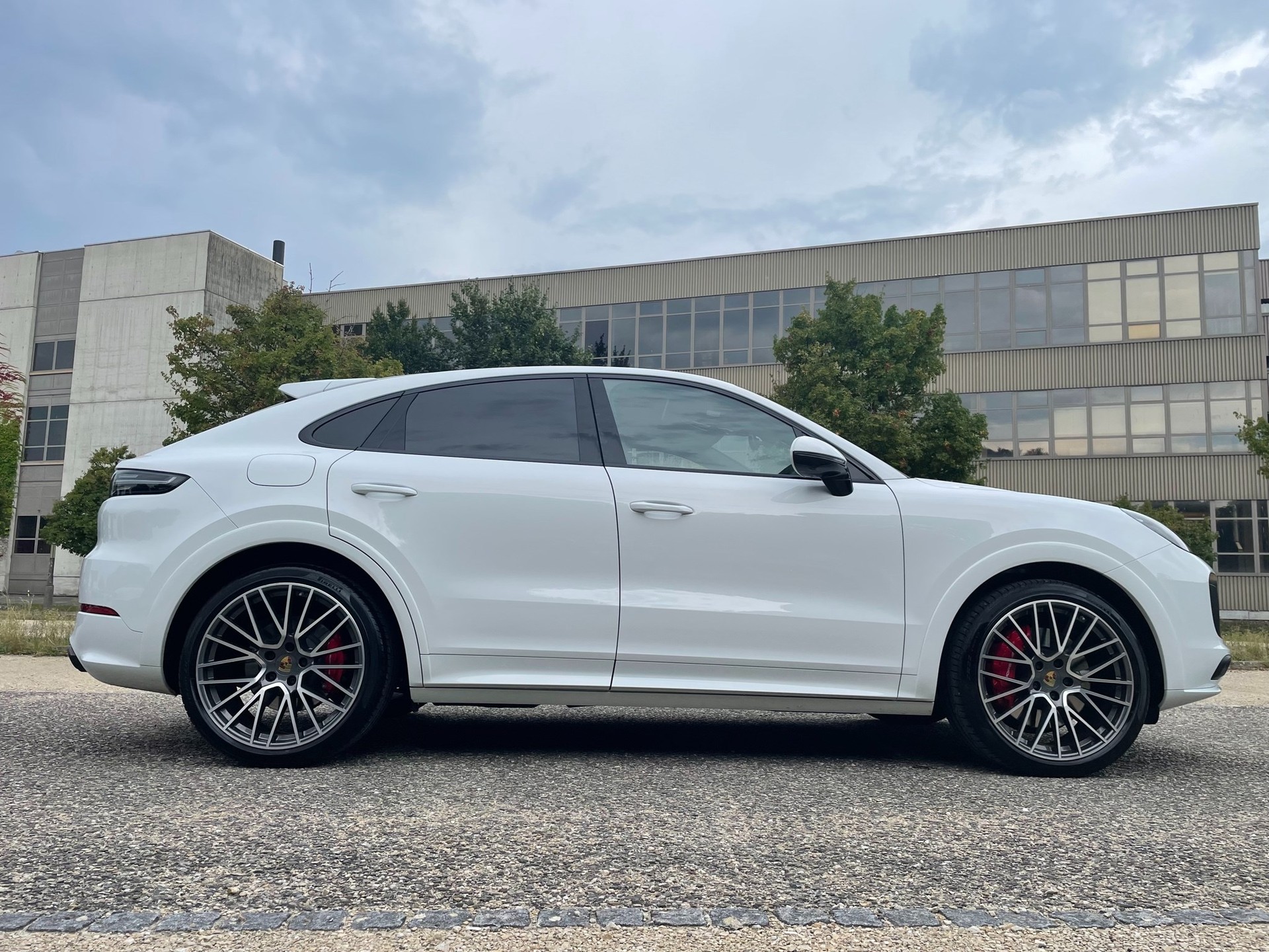 PORSCHE Cayenne GTS Coupé-image-0